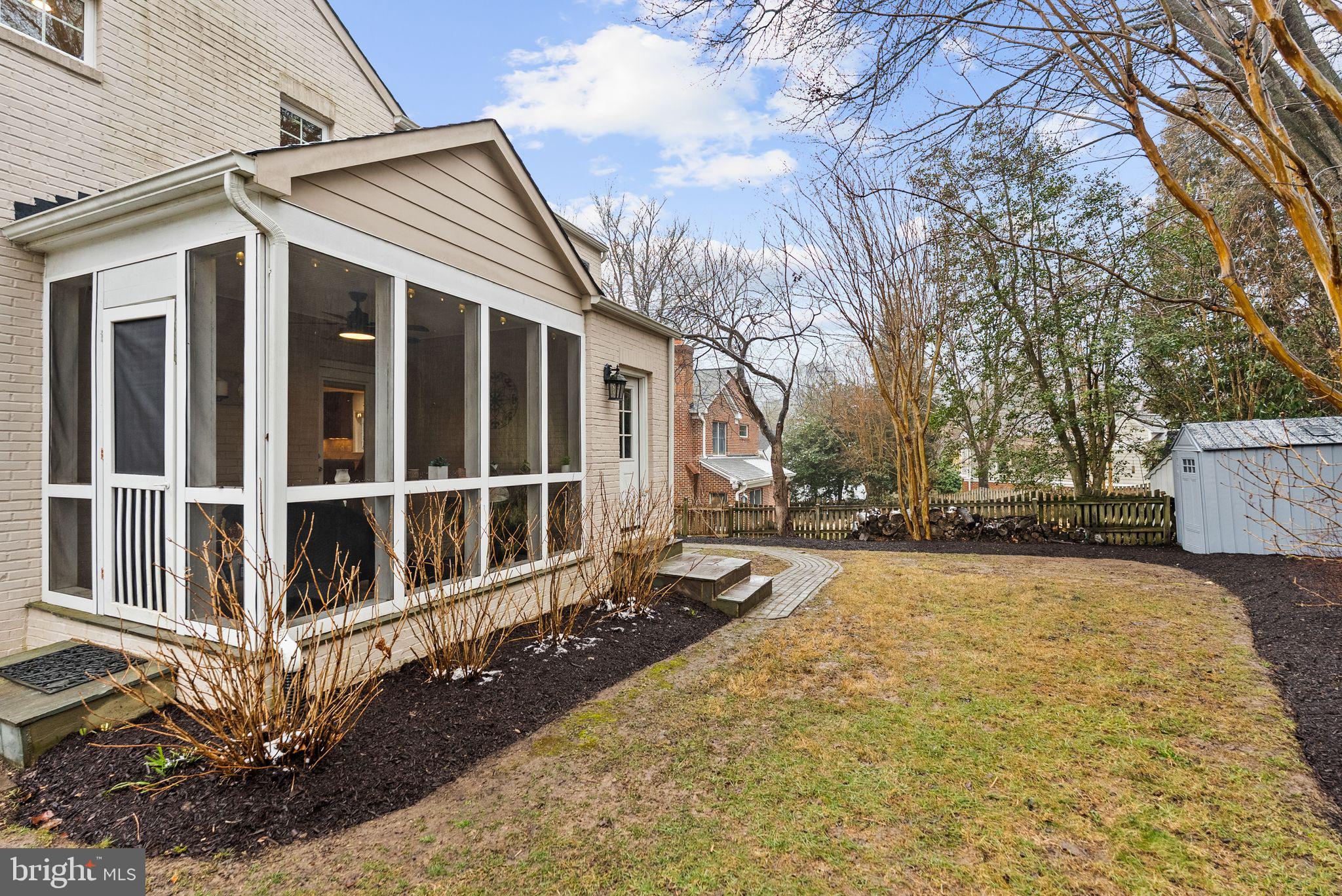 WOODACRES - Residential