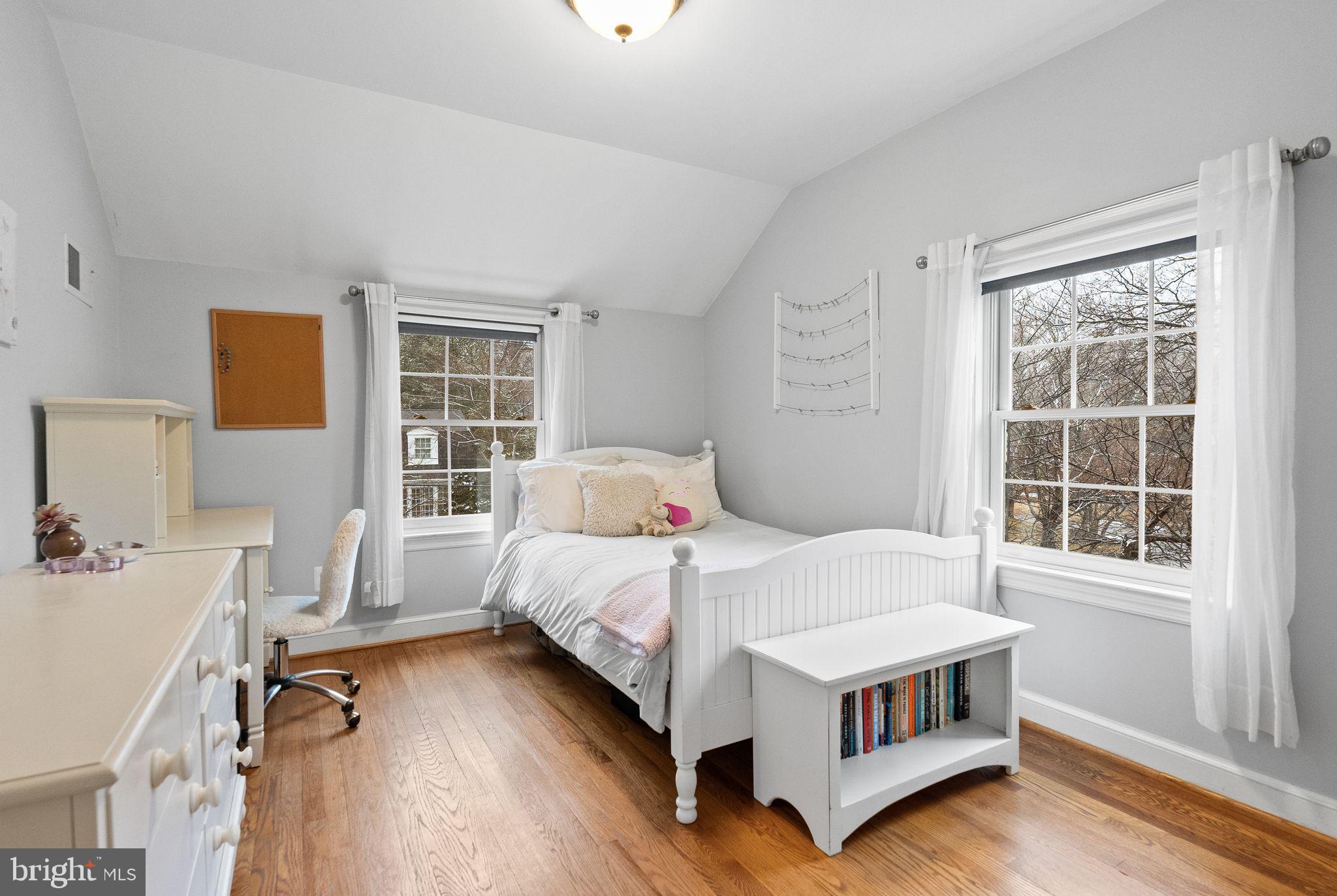 WOODACRES - Residential