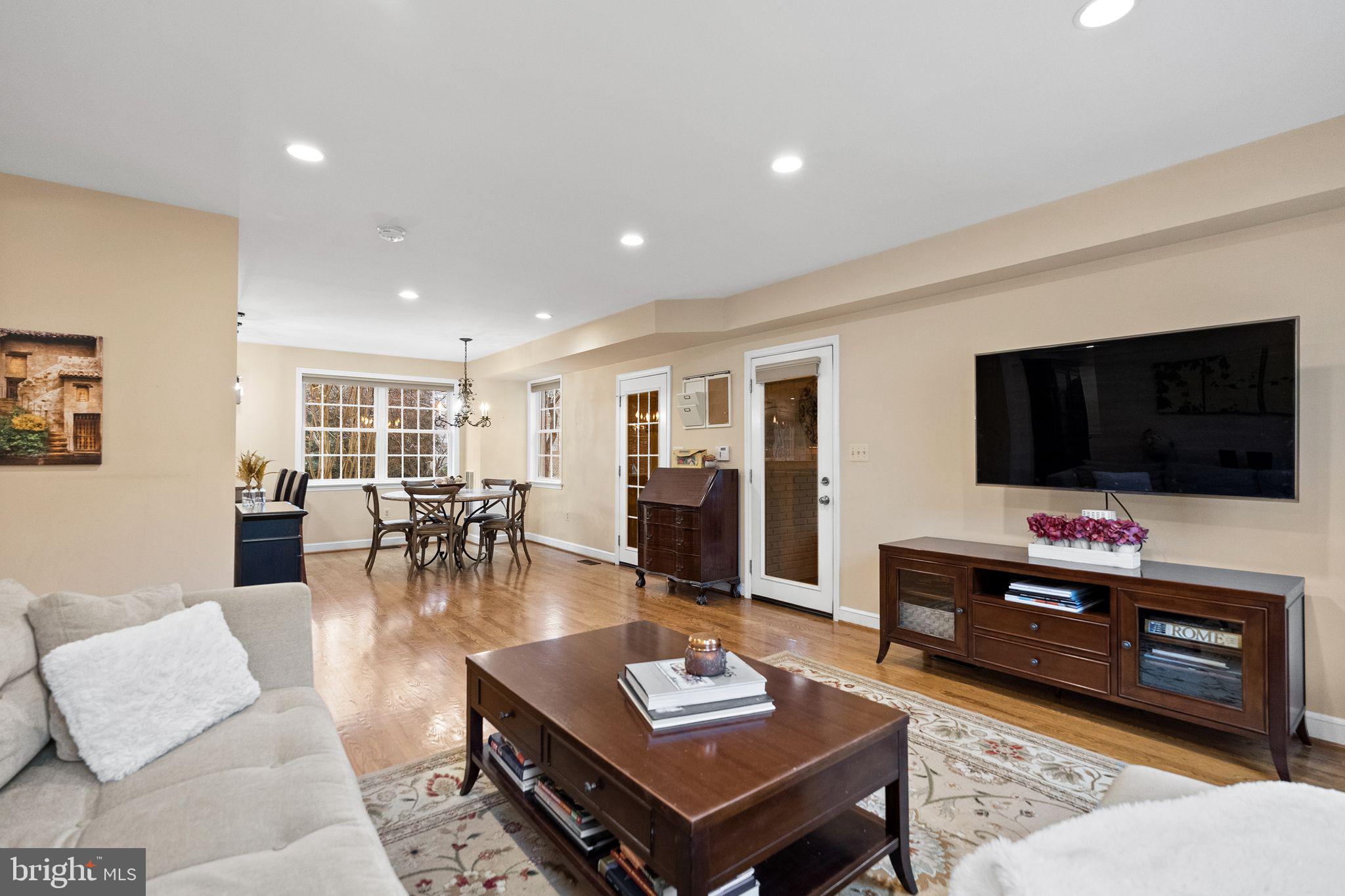 WOODACRES - Residential