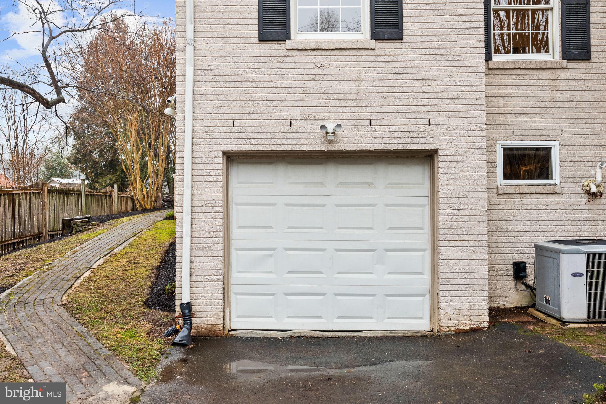 WOODACRES - Residential