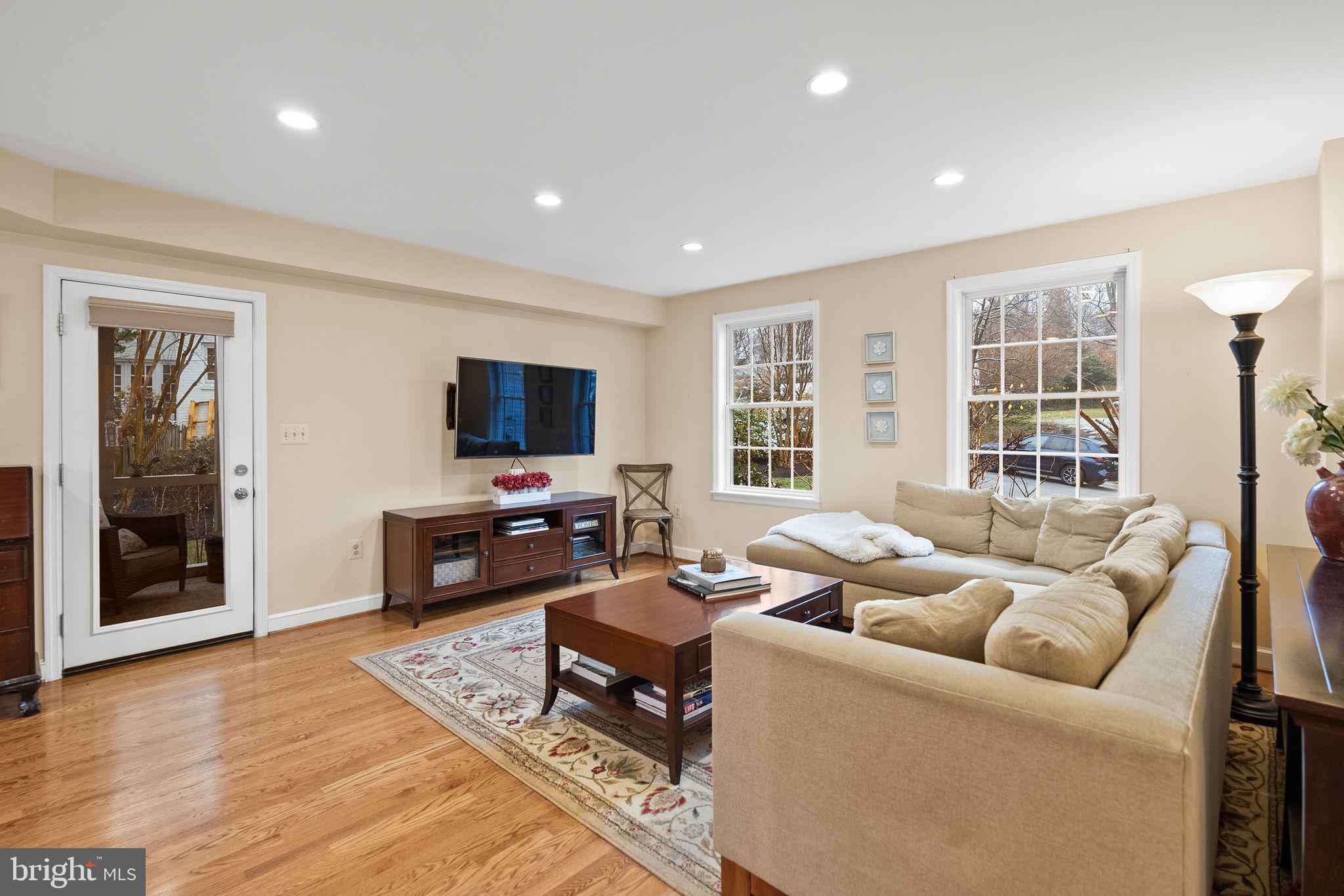 WOODACRES - Residential