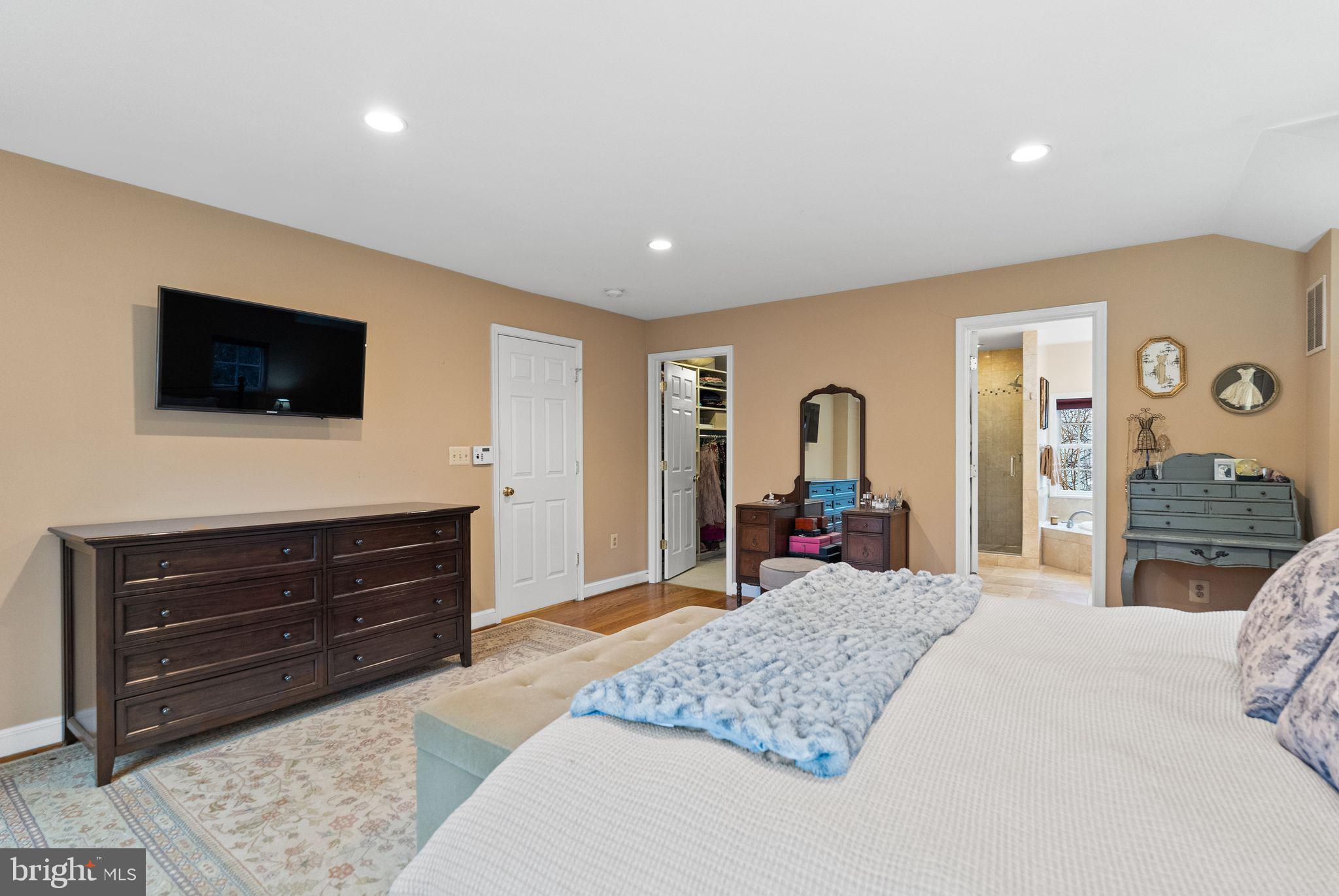 WOODACRES - Residential