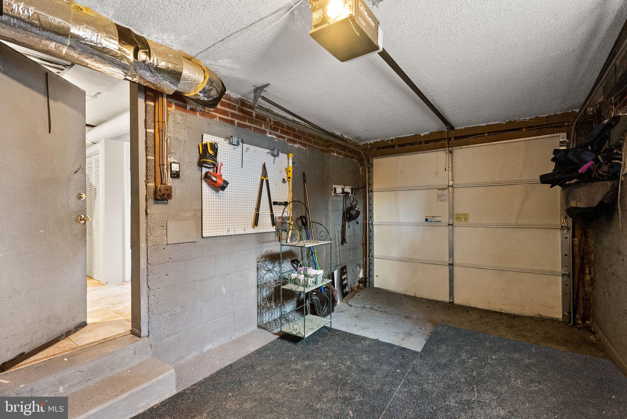 WOODACRES - Residential