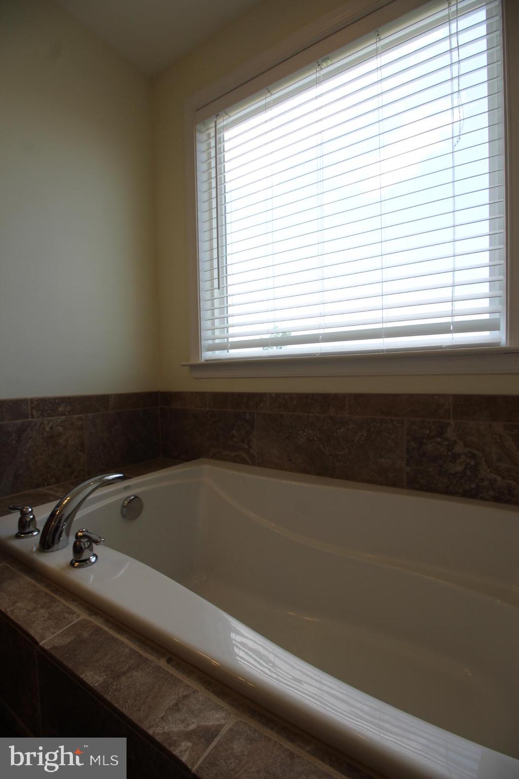 DAWKINS RIDGE - Residential Lease