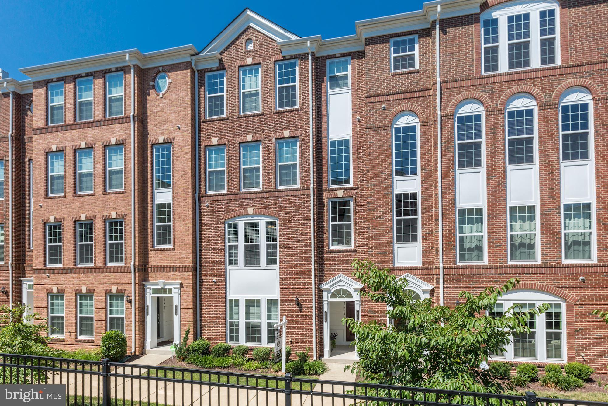 TOWNES AT GOOSE CREEK VILLAGE - Residential Lease