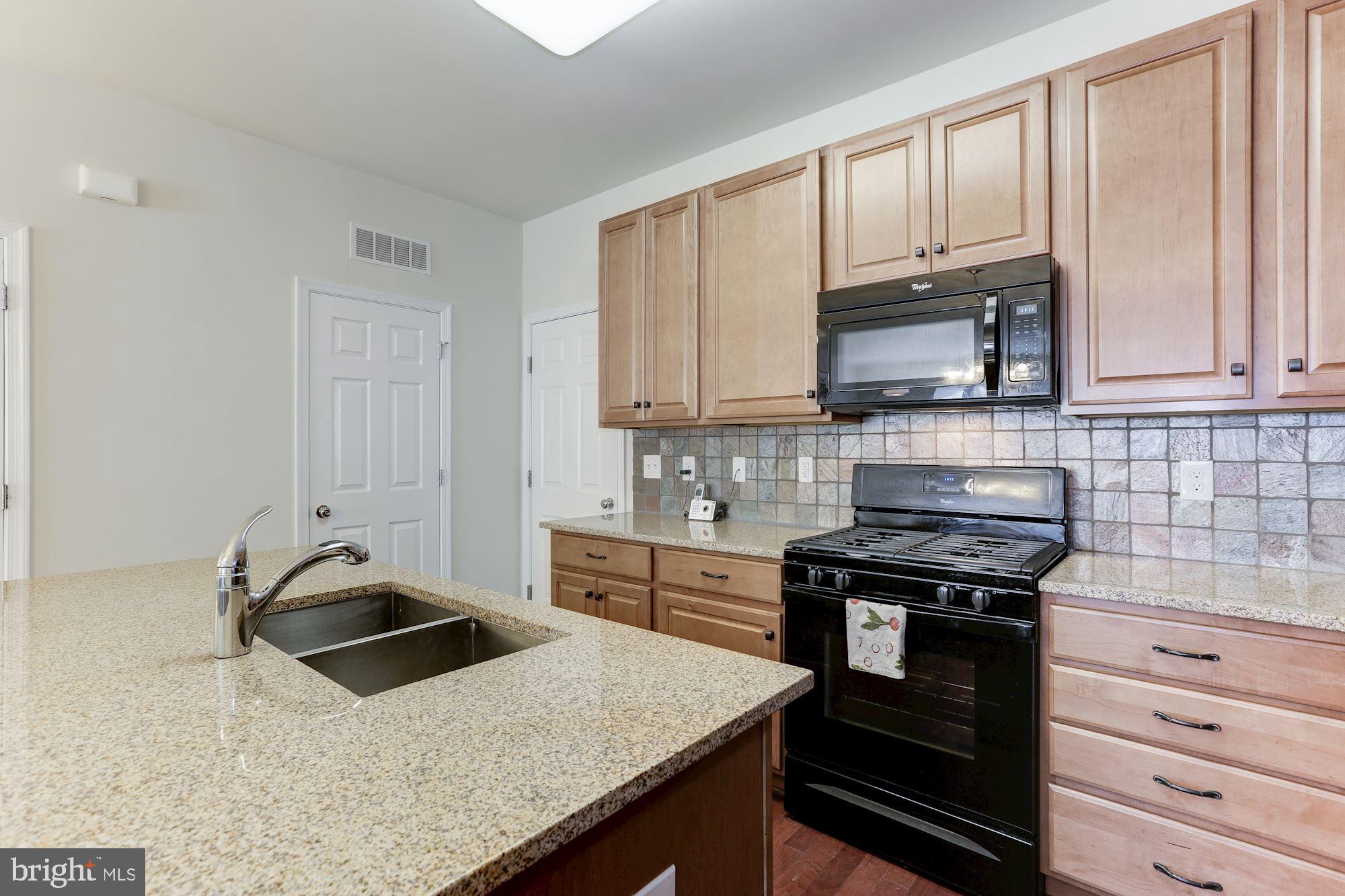 TOWNES AT GOOSE CREEK VILLAGE - Residential Lease