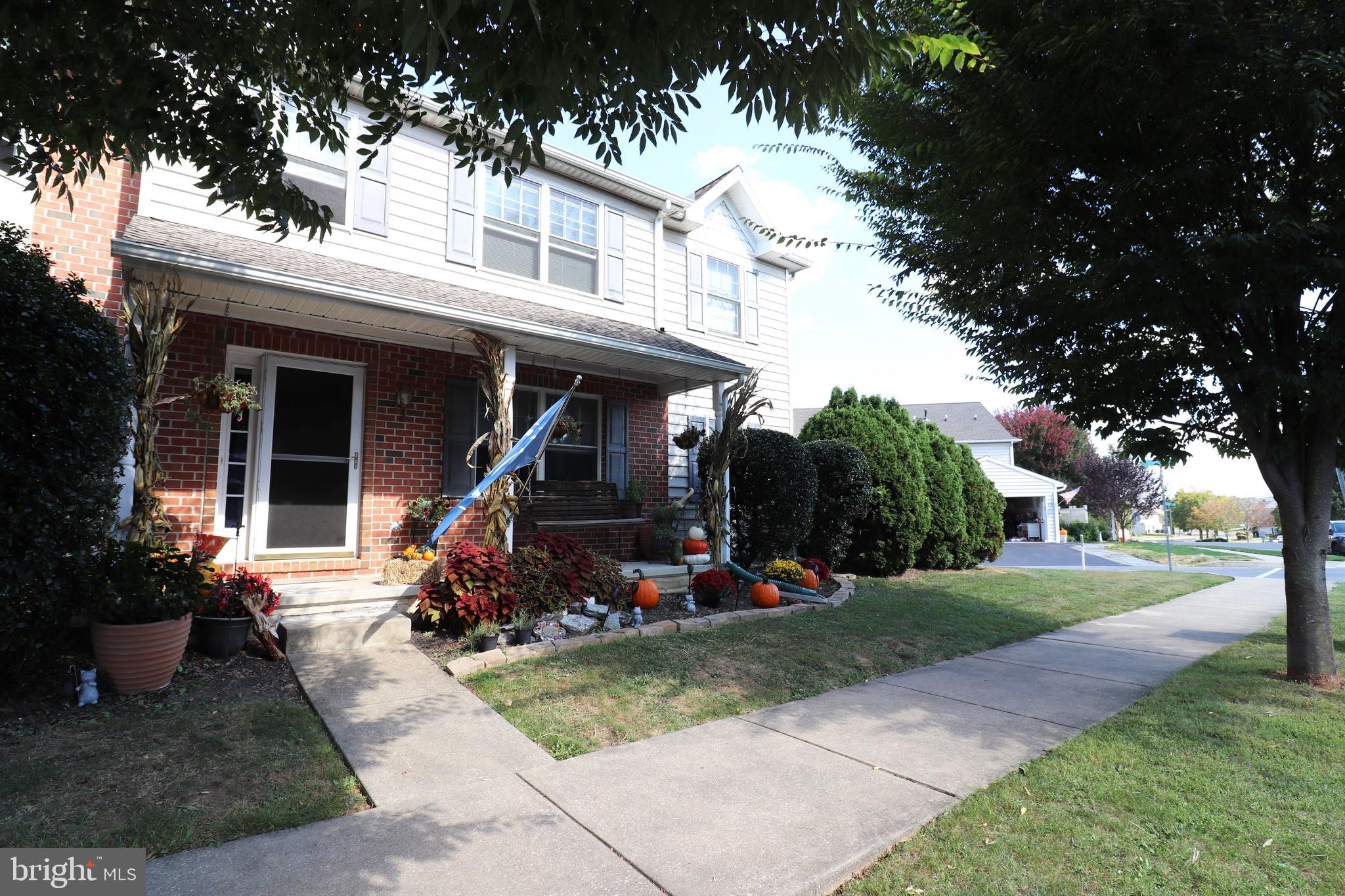 NEWPORT SQUARE - Residential