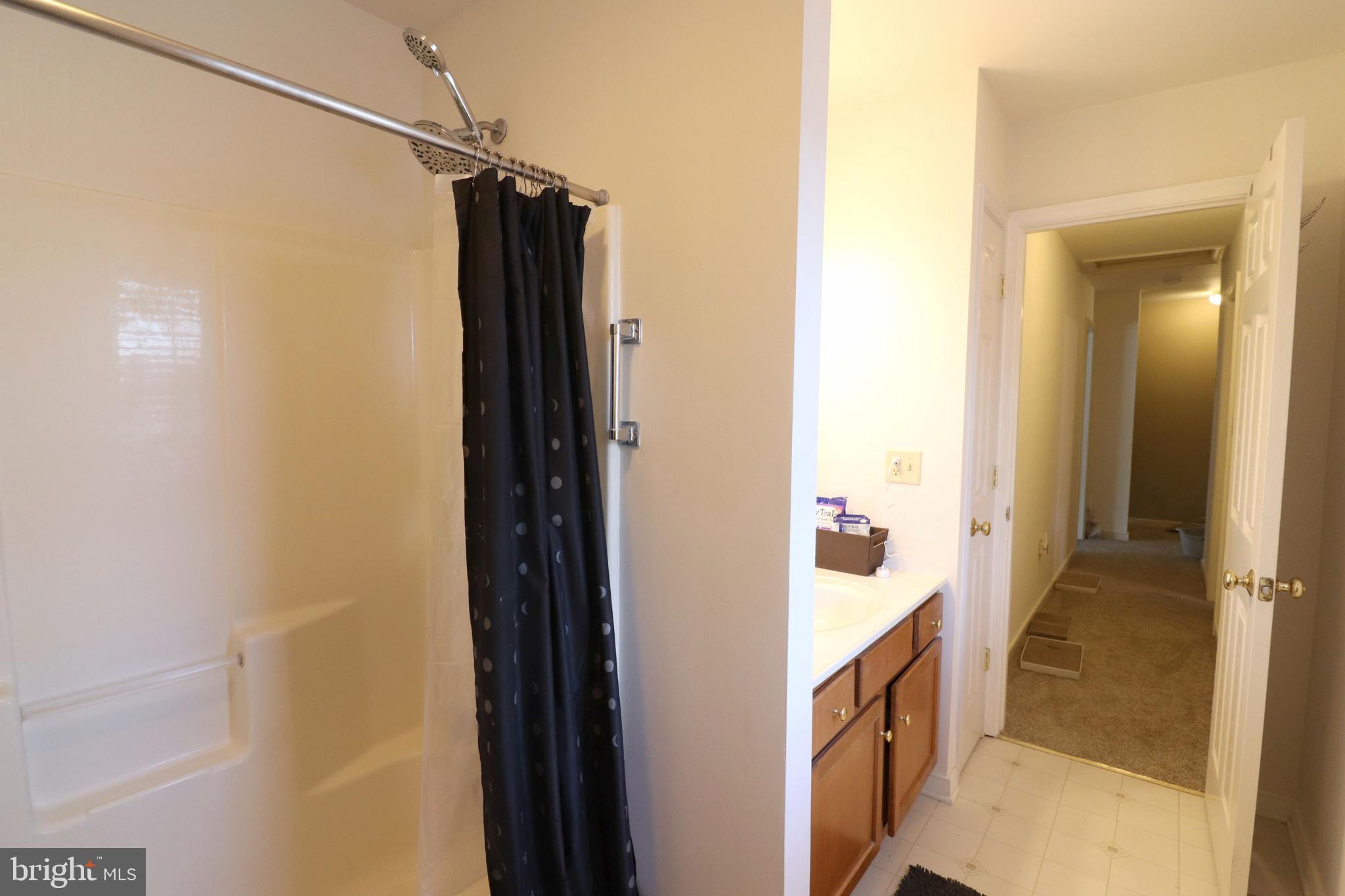 NEWPORT SQUARE - Residential