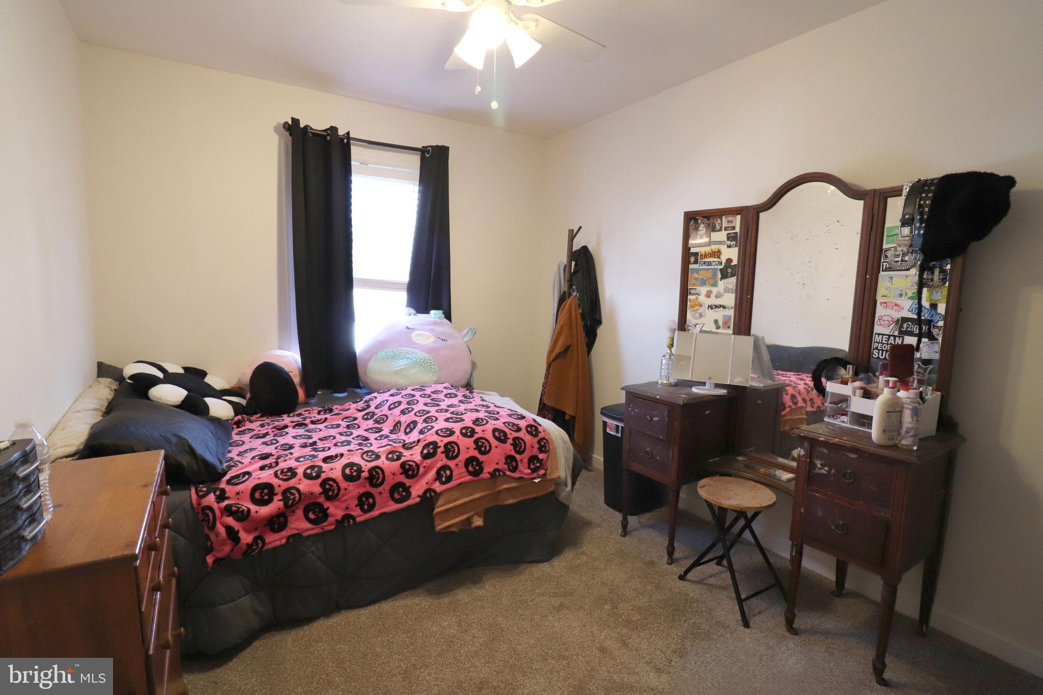 NEWPORT SQUARE - Residential