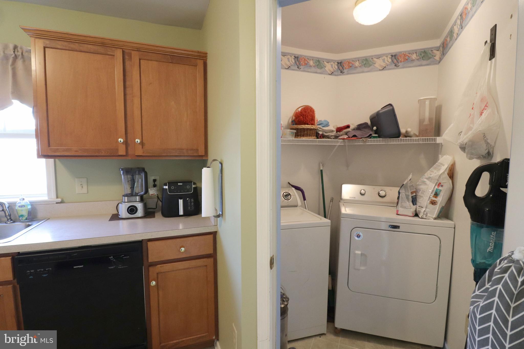 NEWPORT SQUARE - Residential