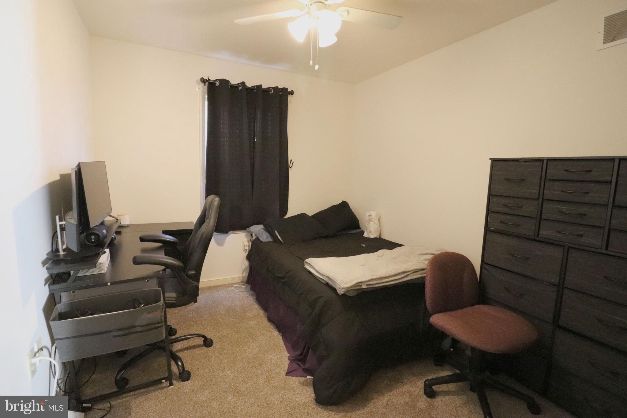 NEWPORT SQUARE - Residential