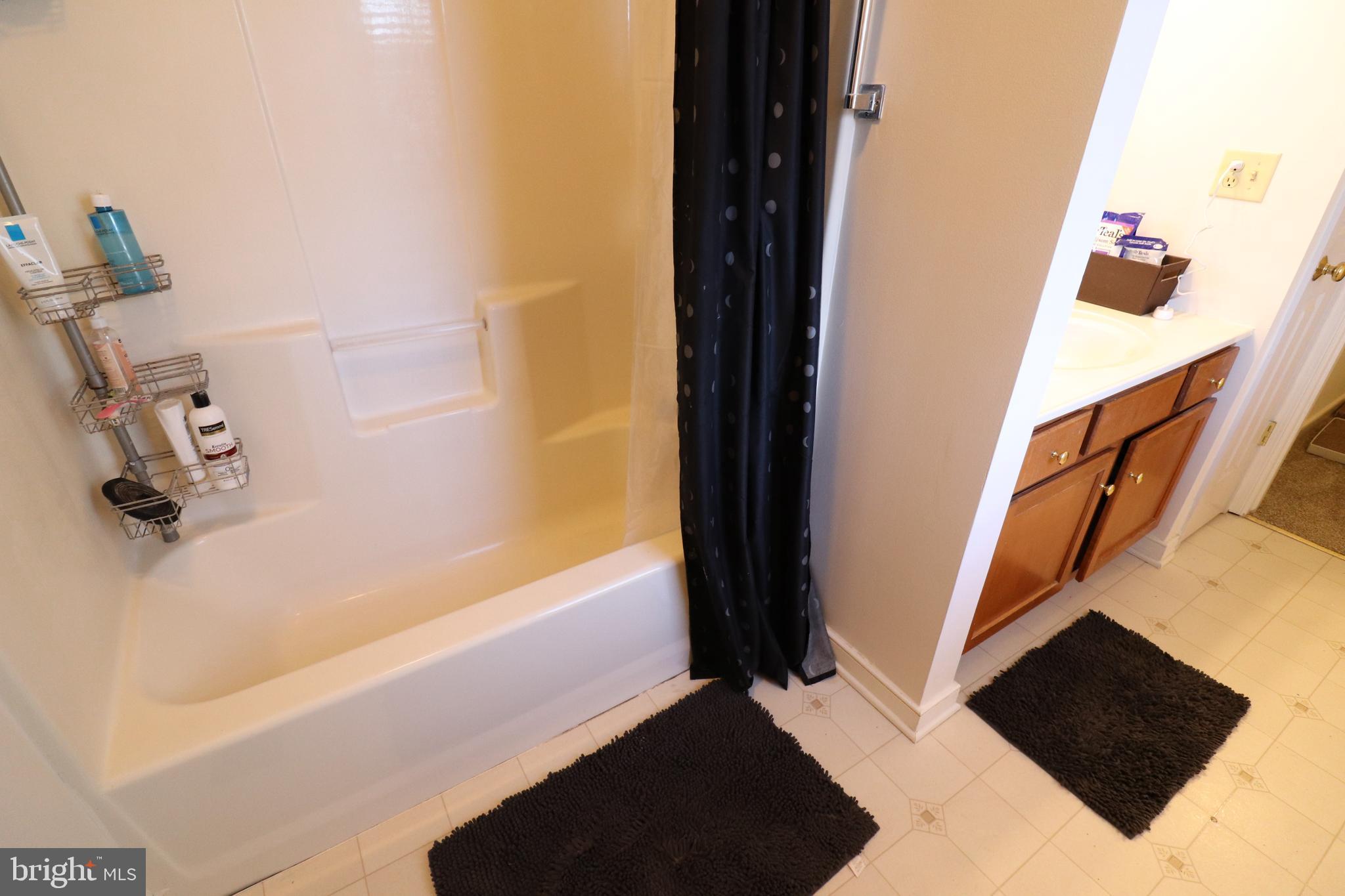 NEWPORT SQUARE - Residential