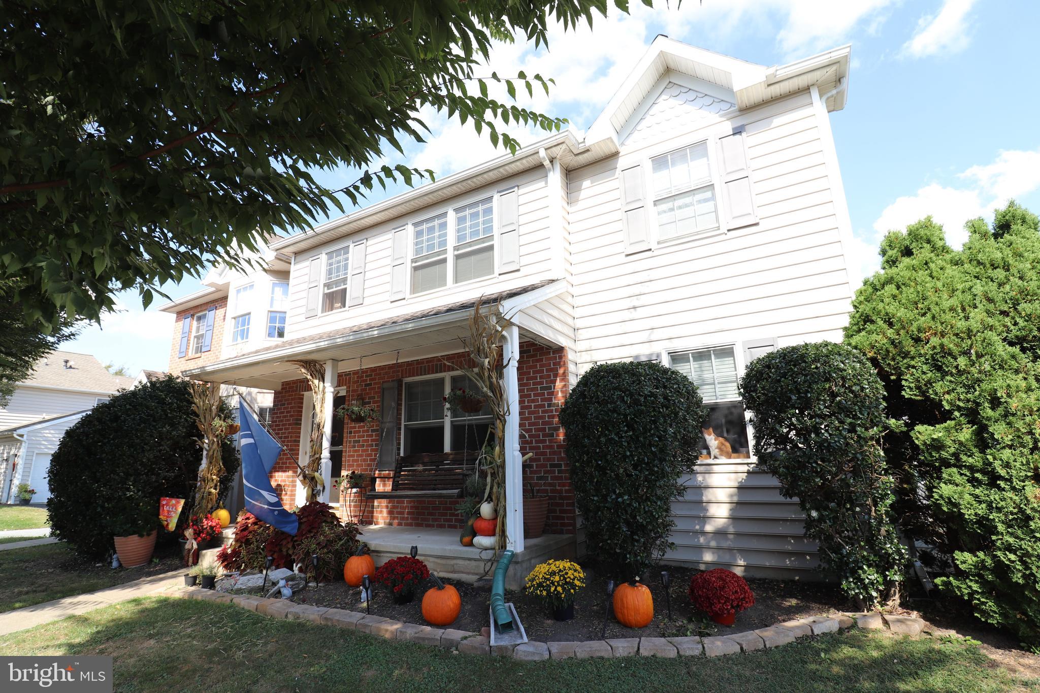 NEWPORT SQUARE - Residential