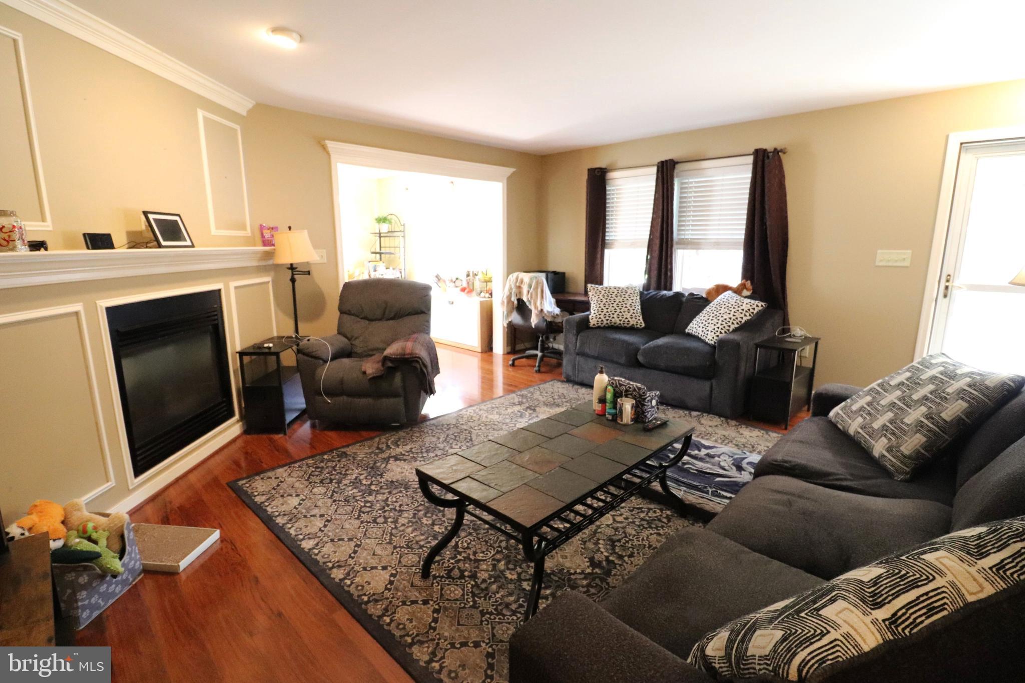 NEWPORT SQUARE - Residential