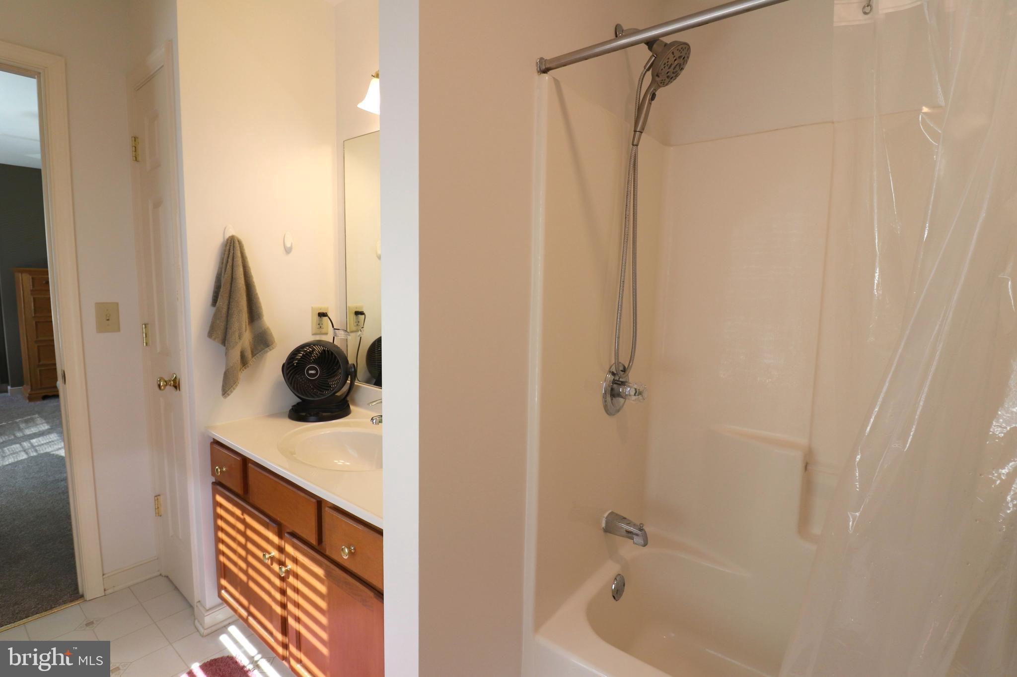 NEWPORT SQUARE - Residential