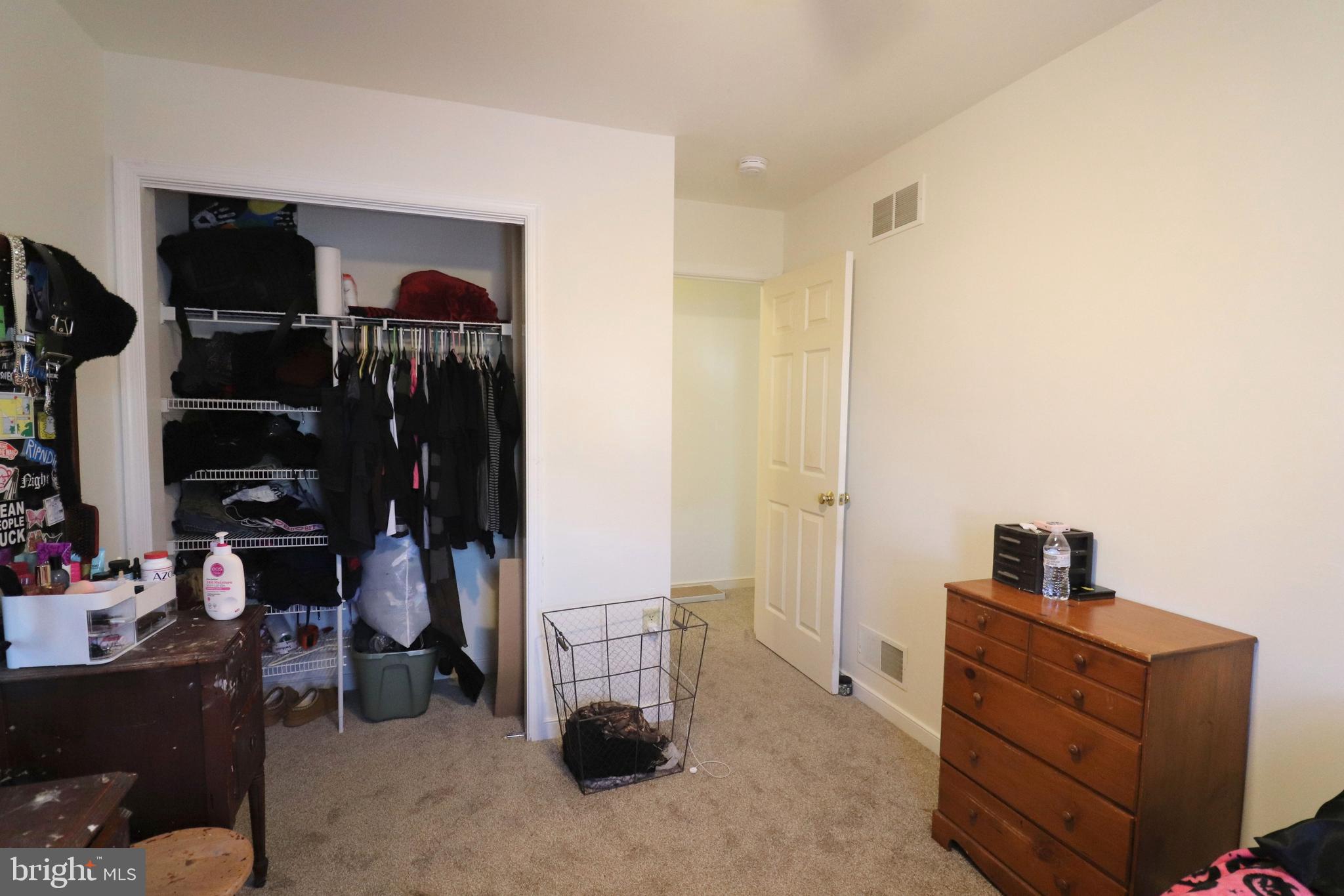 NEWPORT SQUARE - Residential