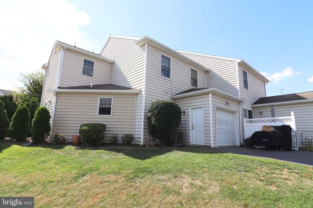 Photo of 641 Chickadee Dr, LITITZ, PA 17543 (MLS # PALA2077814)