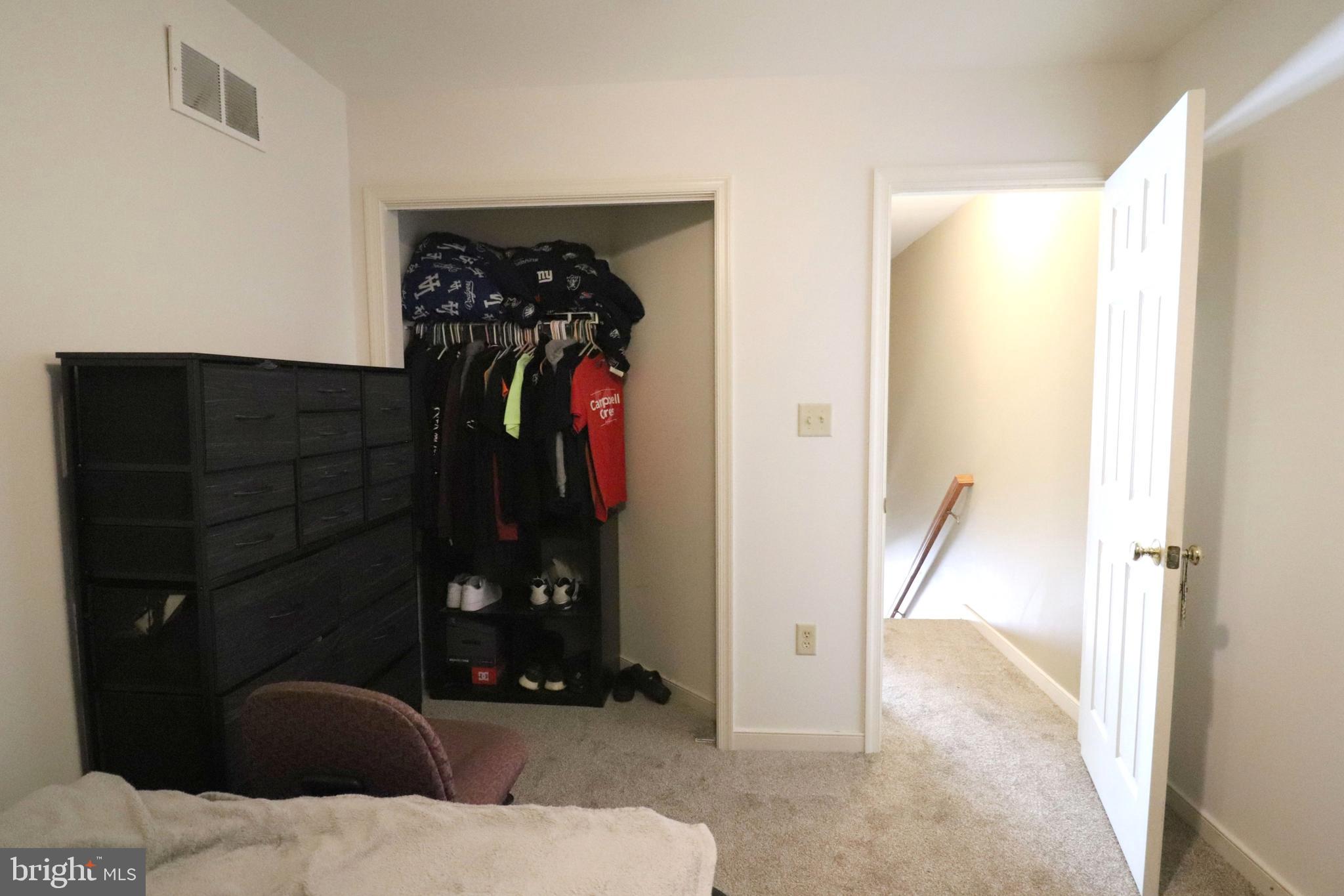 NEWPORT SQUARE - Residential