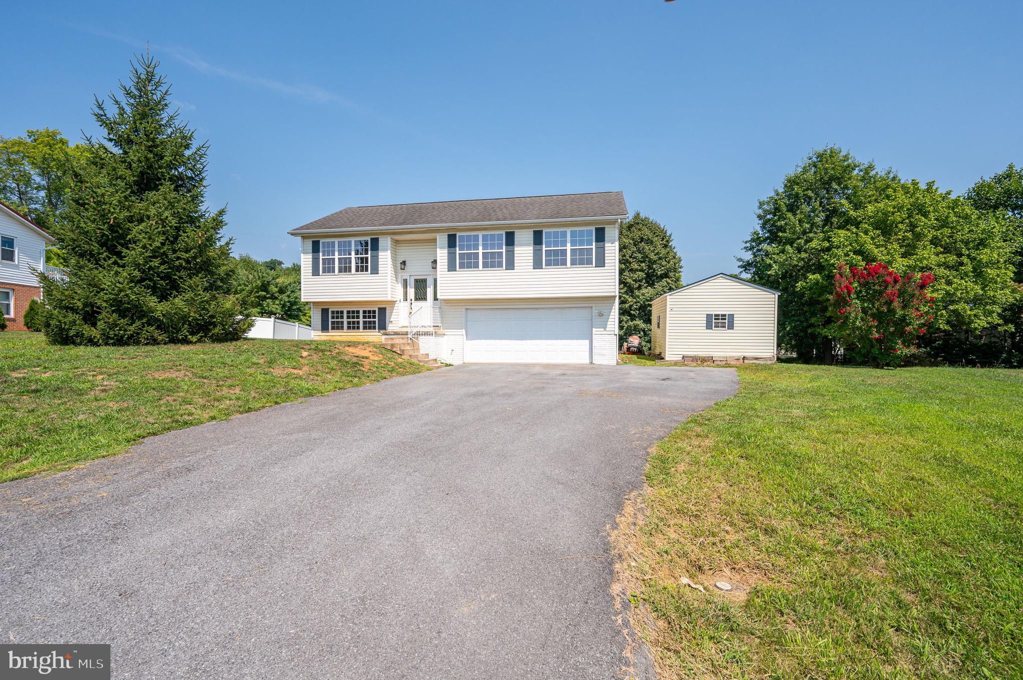 FORT HILL FARMS - Residential