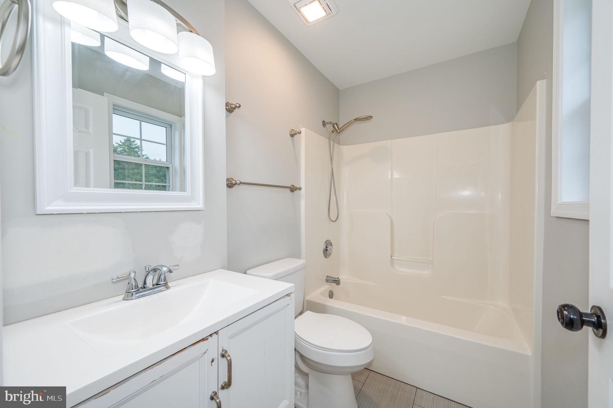 FORT HILL FARMS - Residential