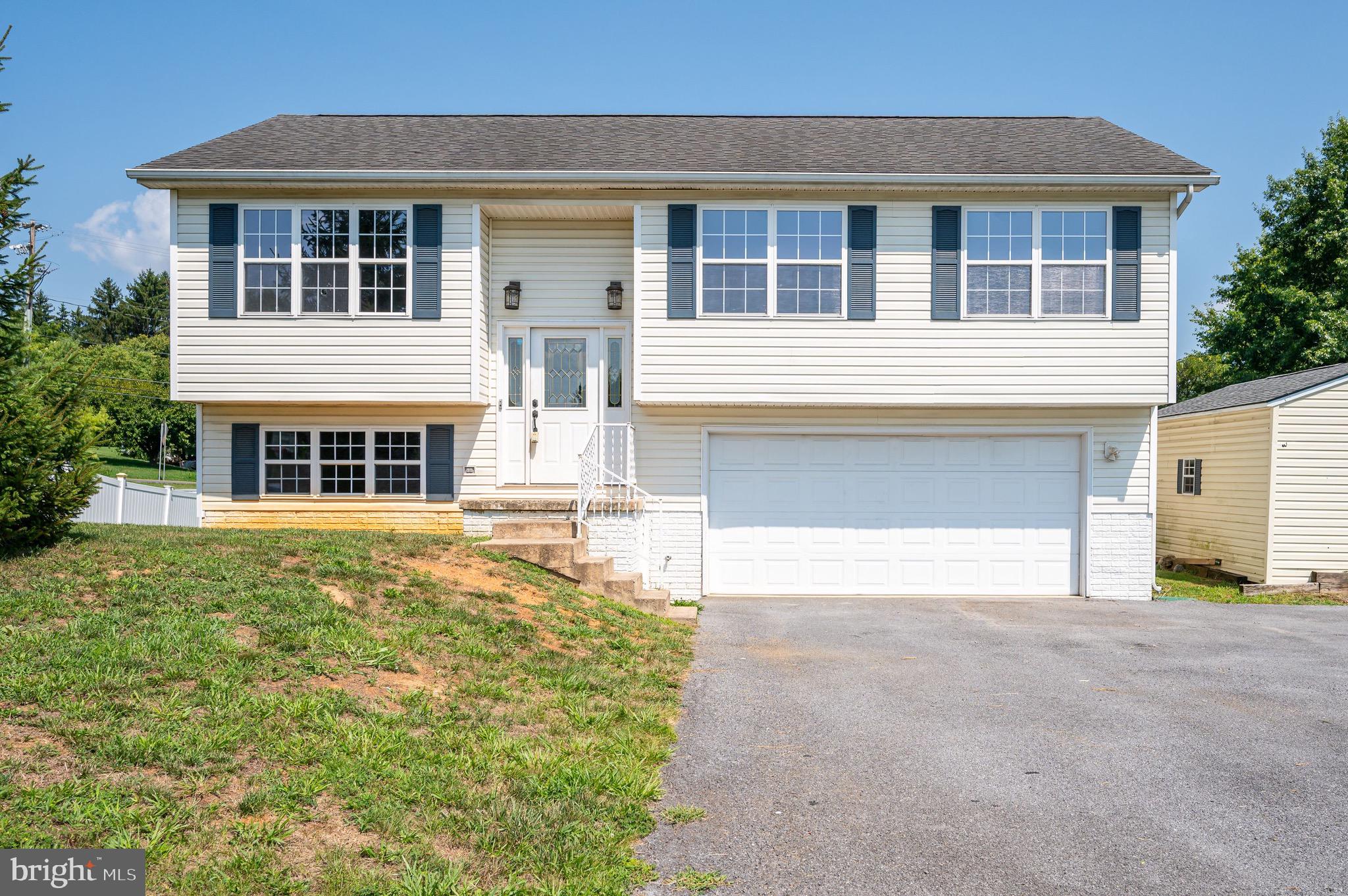 FORT HILL FARMS - Residential