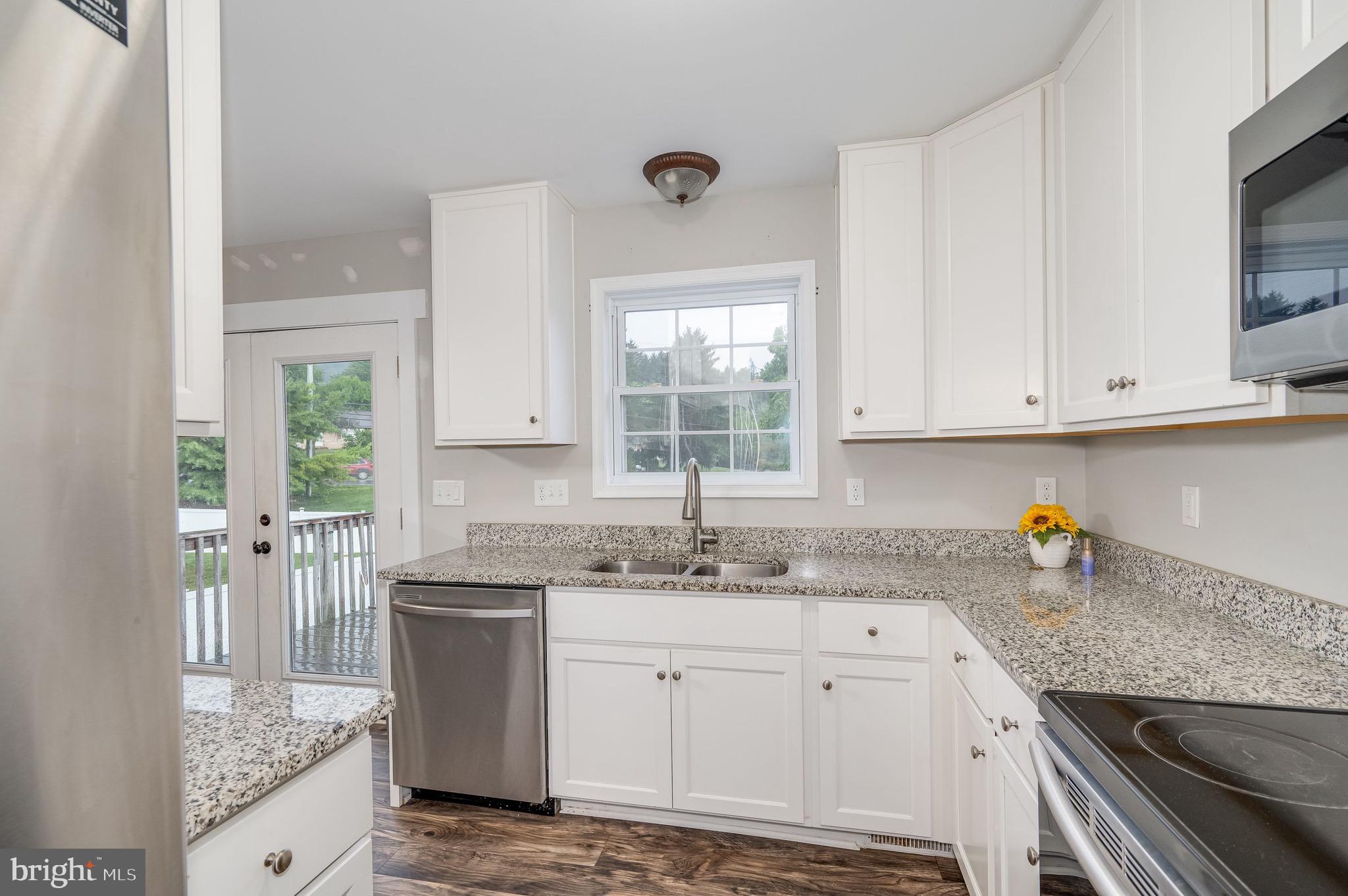 FORT HILL FARMS - Residential