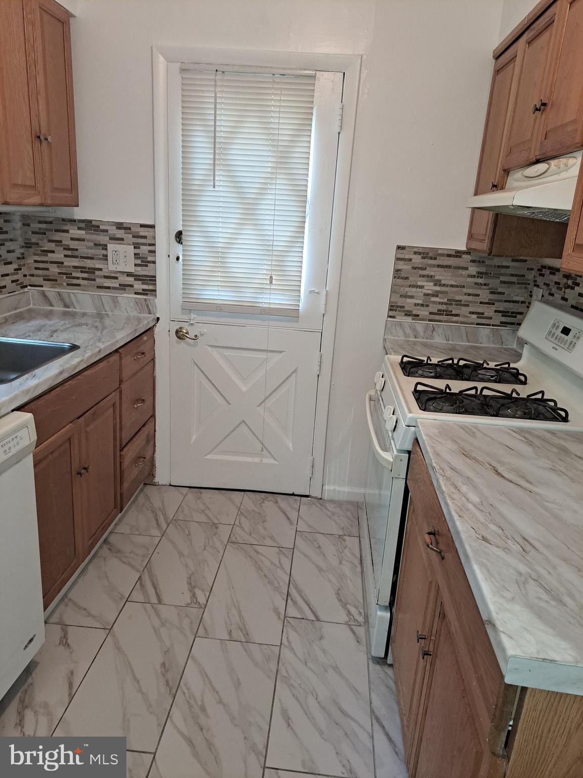 ROSEMARY HILLS - Residential Lease