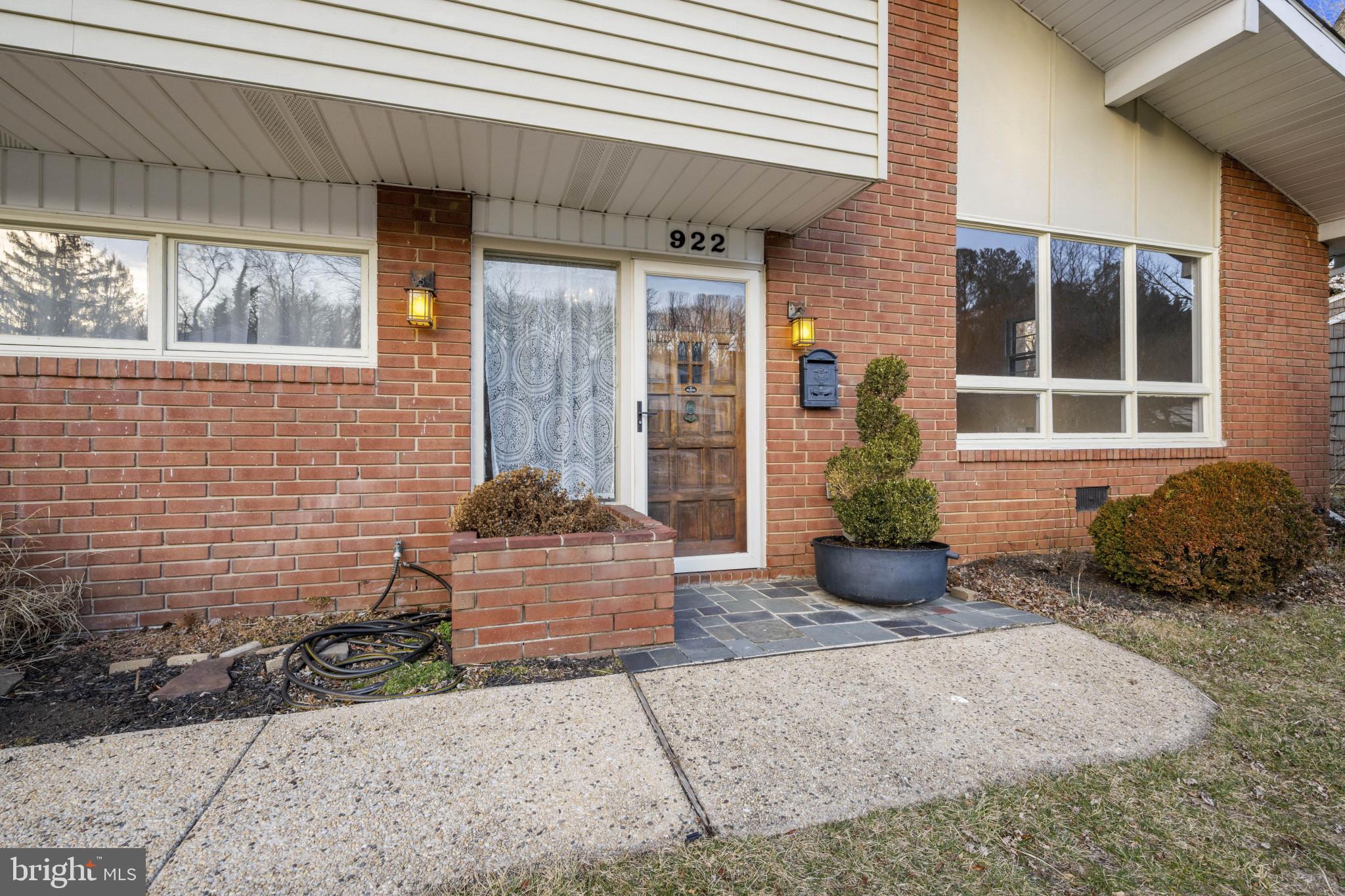 922 BEAVERBANK CIRCLE