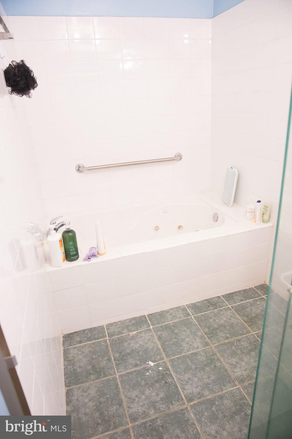 WHEATON OUT RES. (2) - Residential Lease