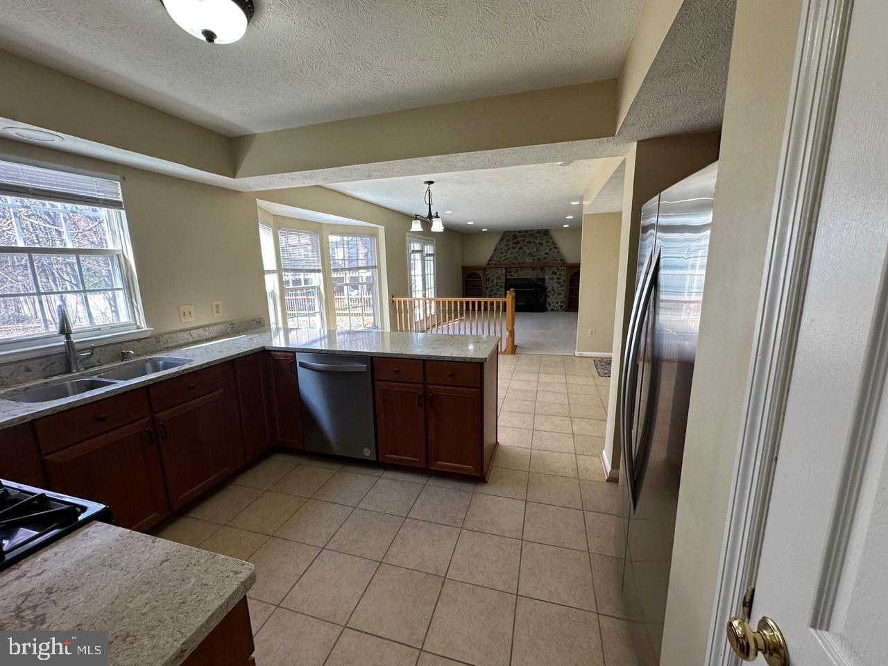 CONFEDERATE RIDGE - Residential Lease