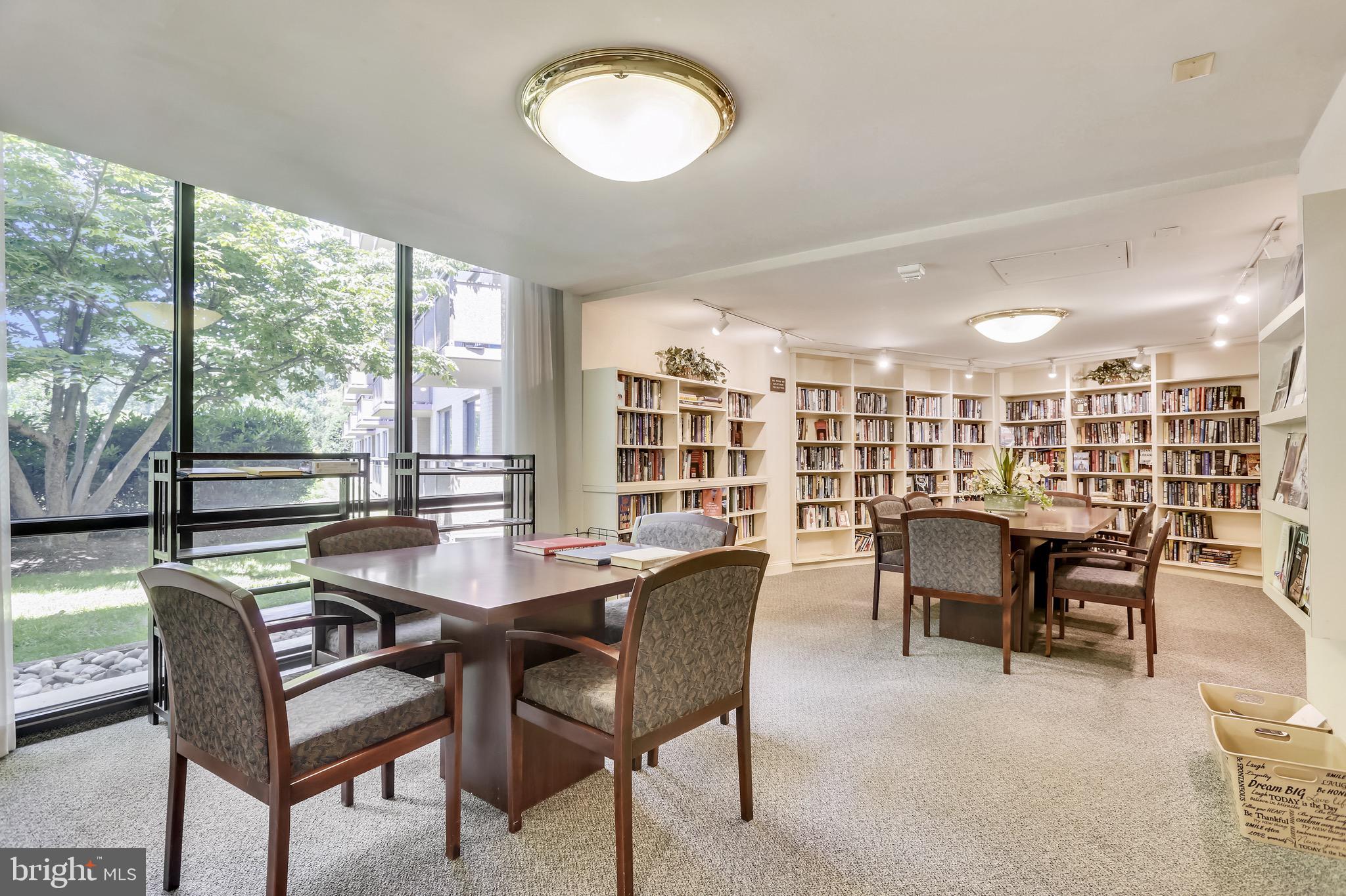 PROMENADE TOWERS - Residential