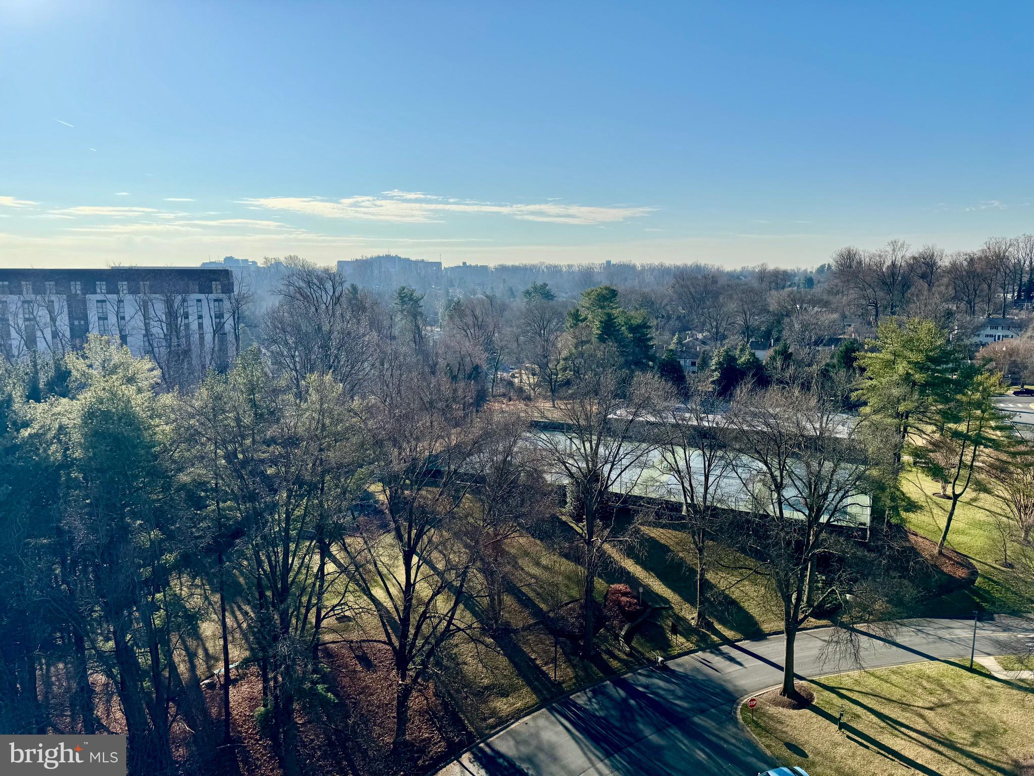 PROMENADE TOWERS - Residential