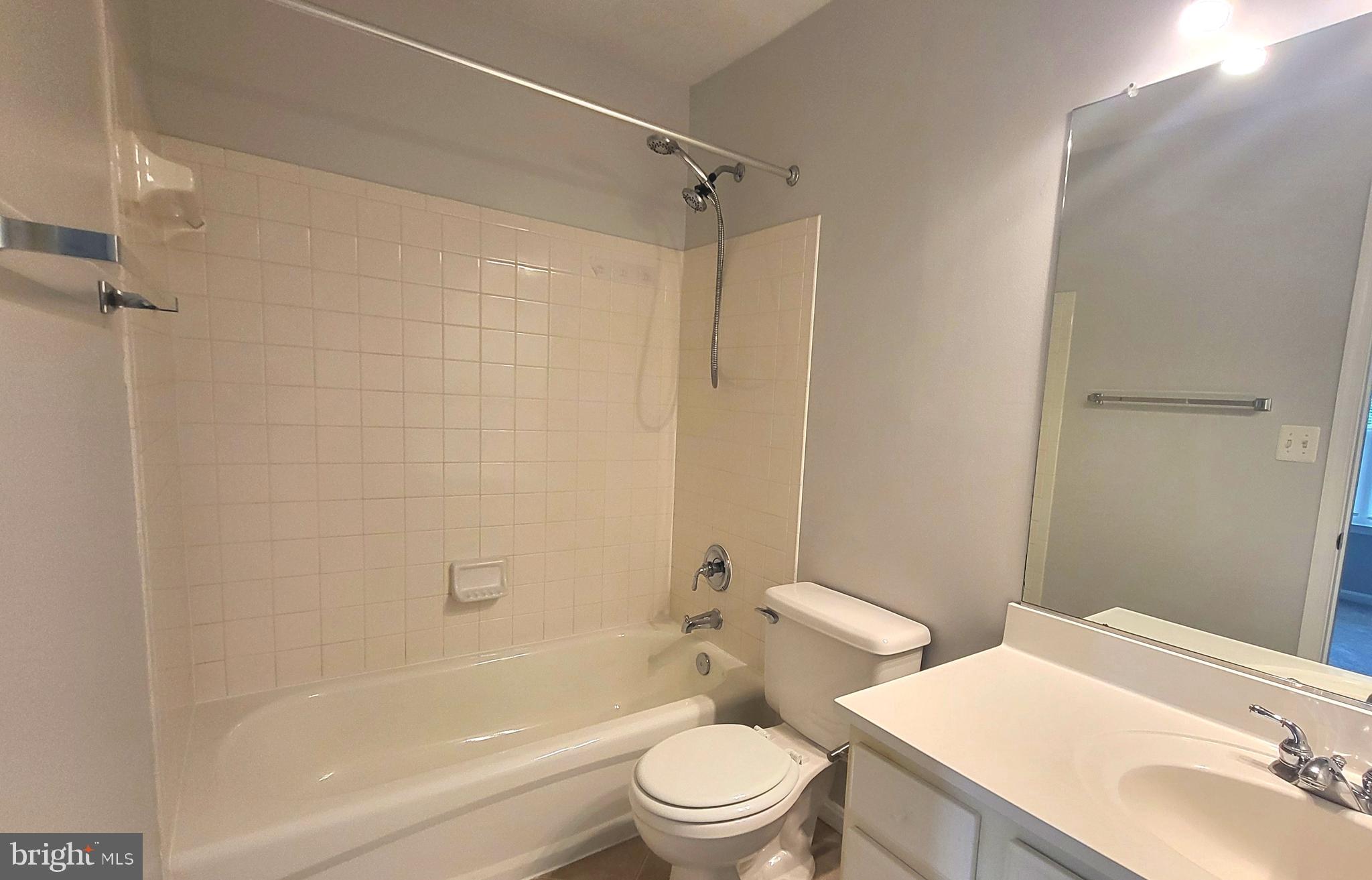 PRINCE WILLIAM COMMONS - Residential Lease