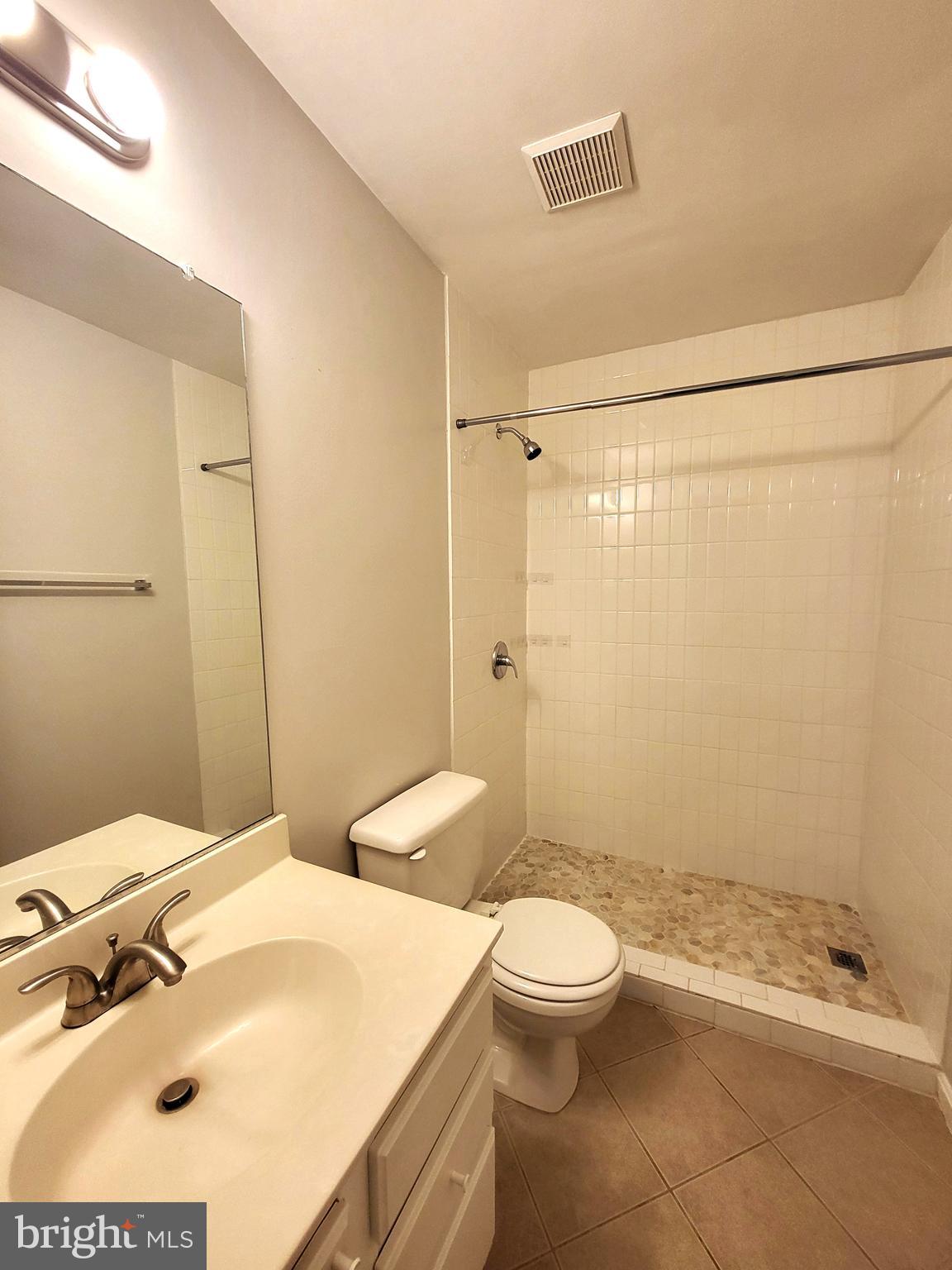 PRINCE WILLIAM COMMONS - Residential Lease