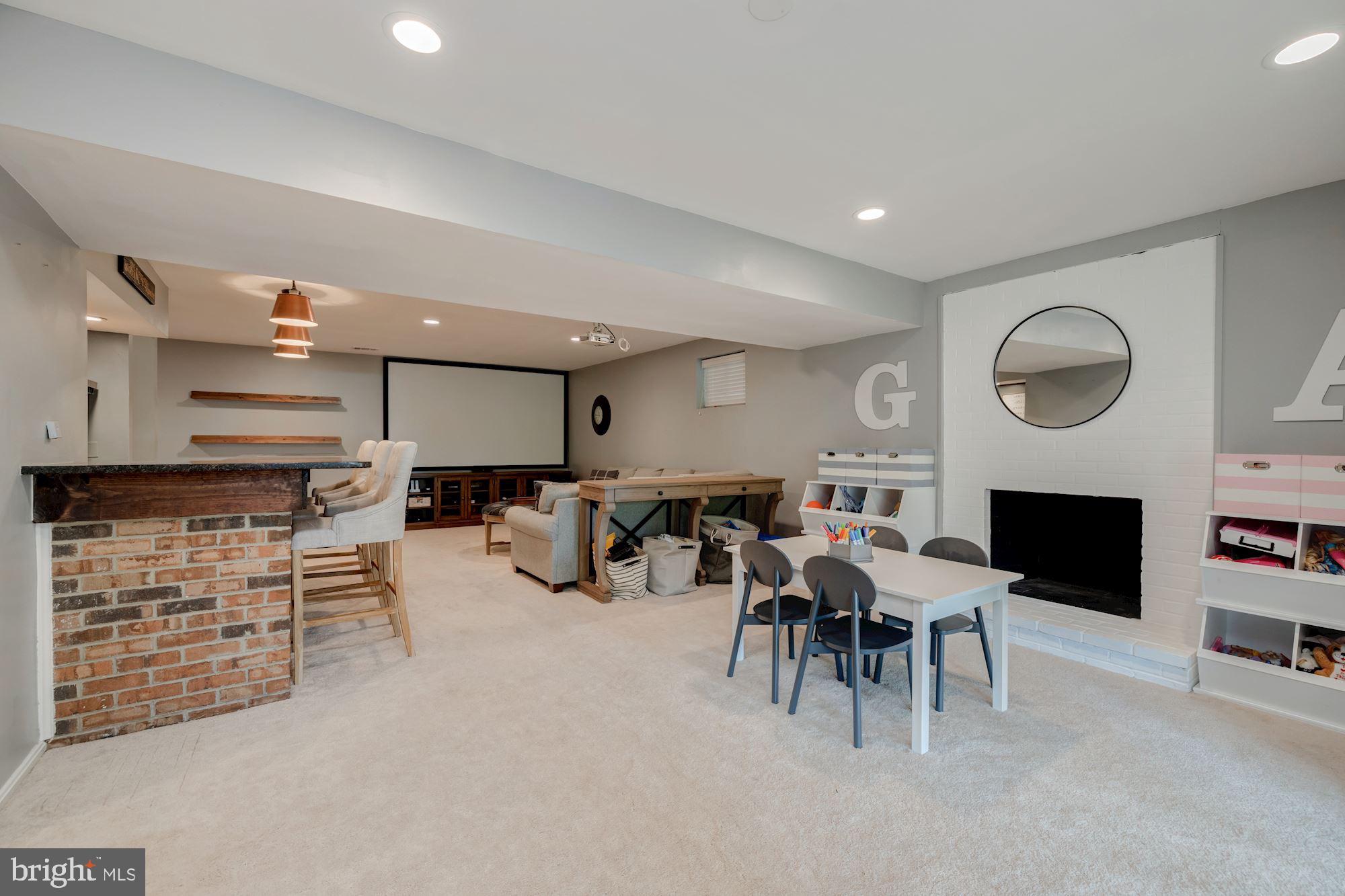 CHAPEL LAKE - Residential