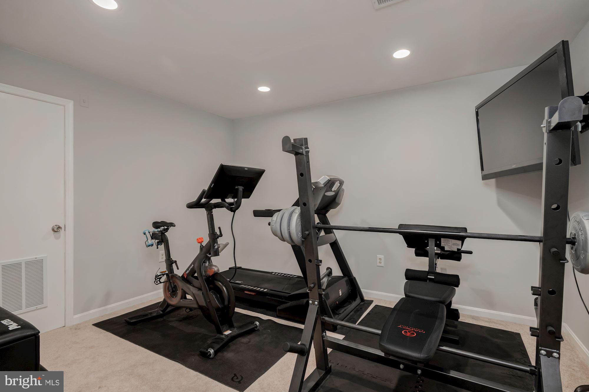 CHAPEL LAKE - Residential