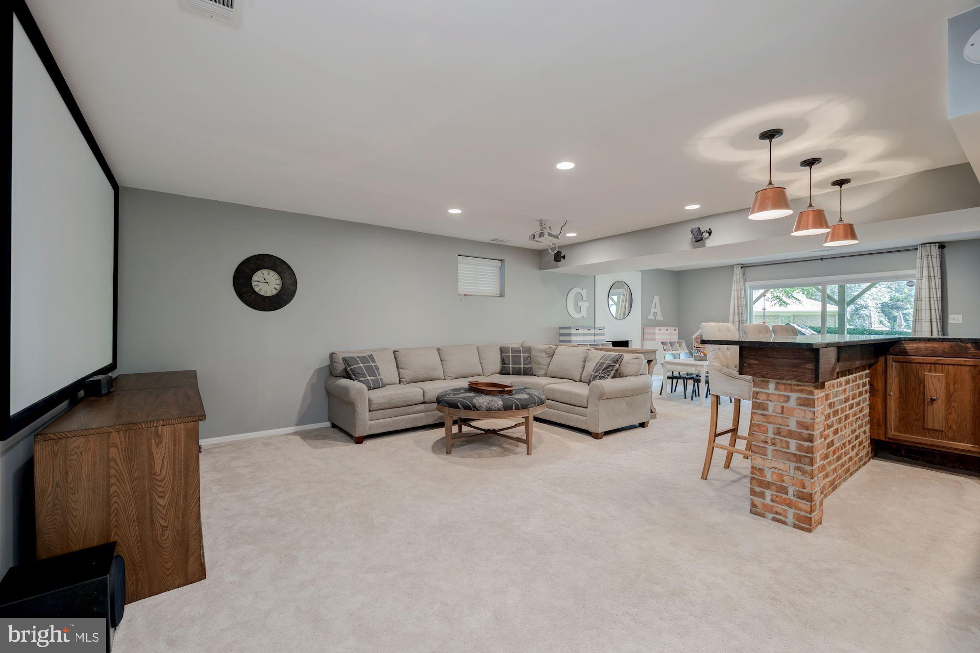 CHAPEL LAKE - Residential