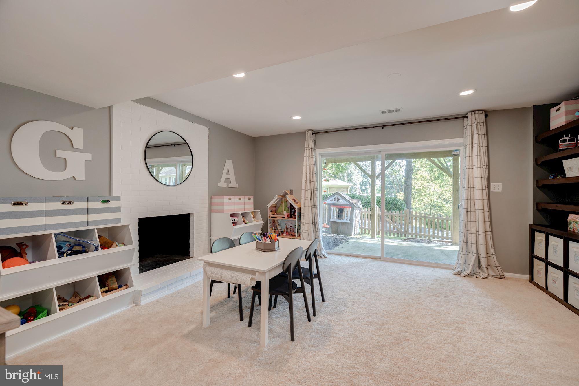 CHAPEL LAKE - Residential