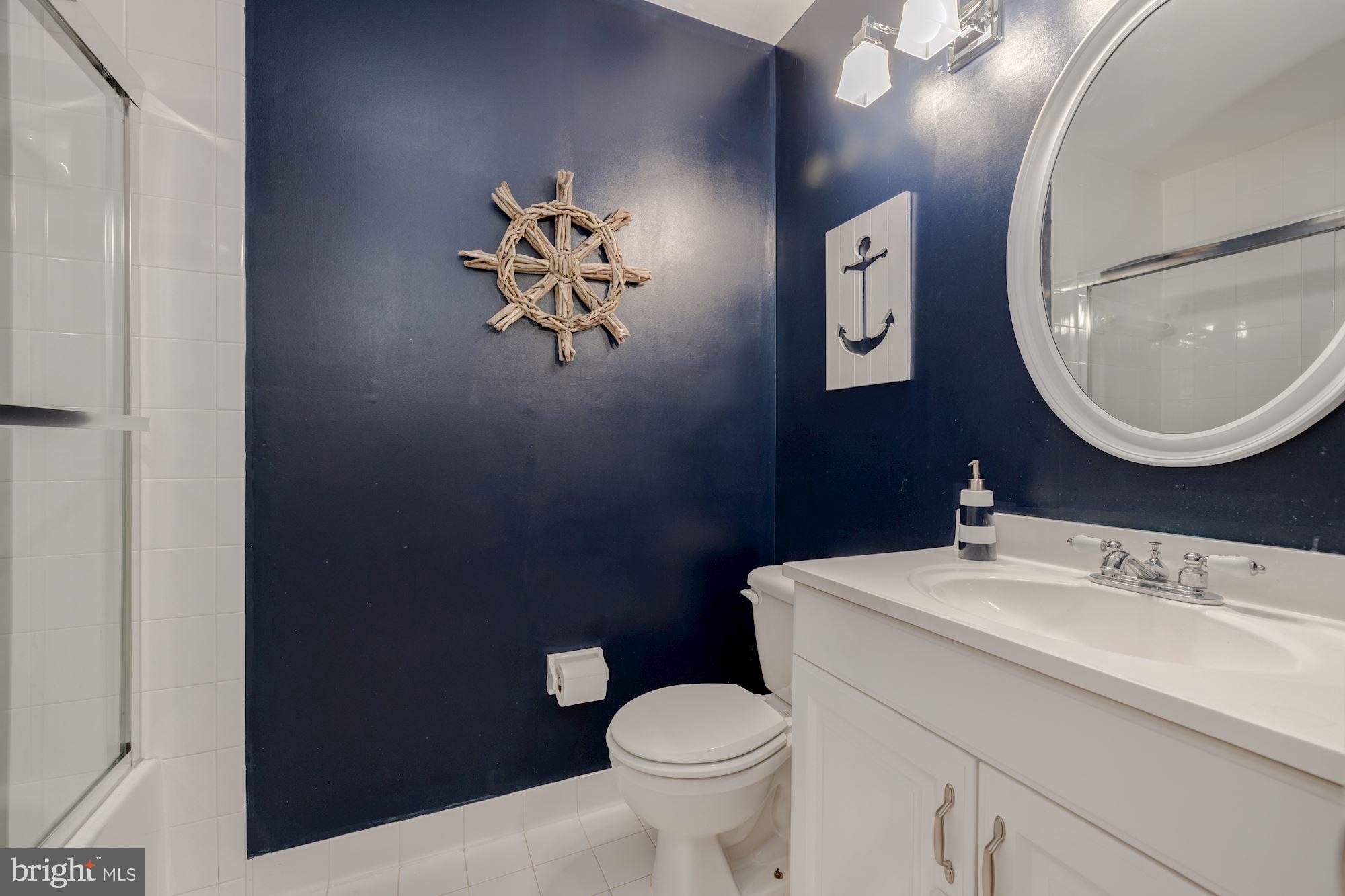 CHAPEL LAKE - Residential