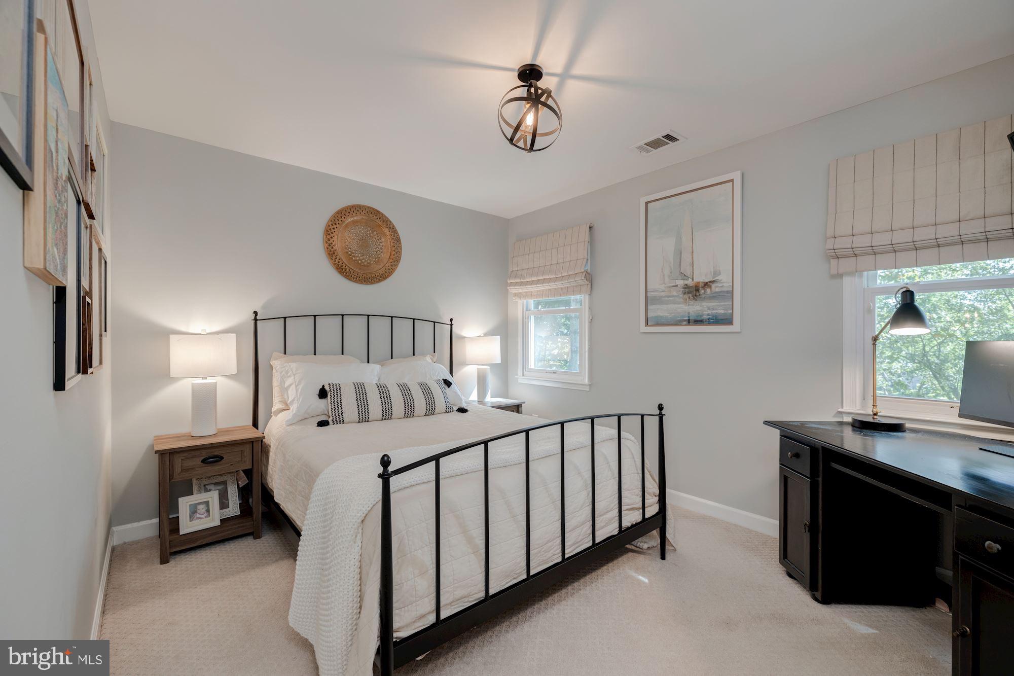 CHAPEL LAKE - Residential