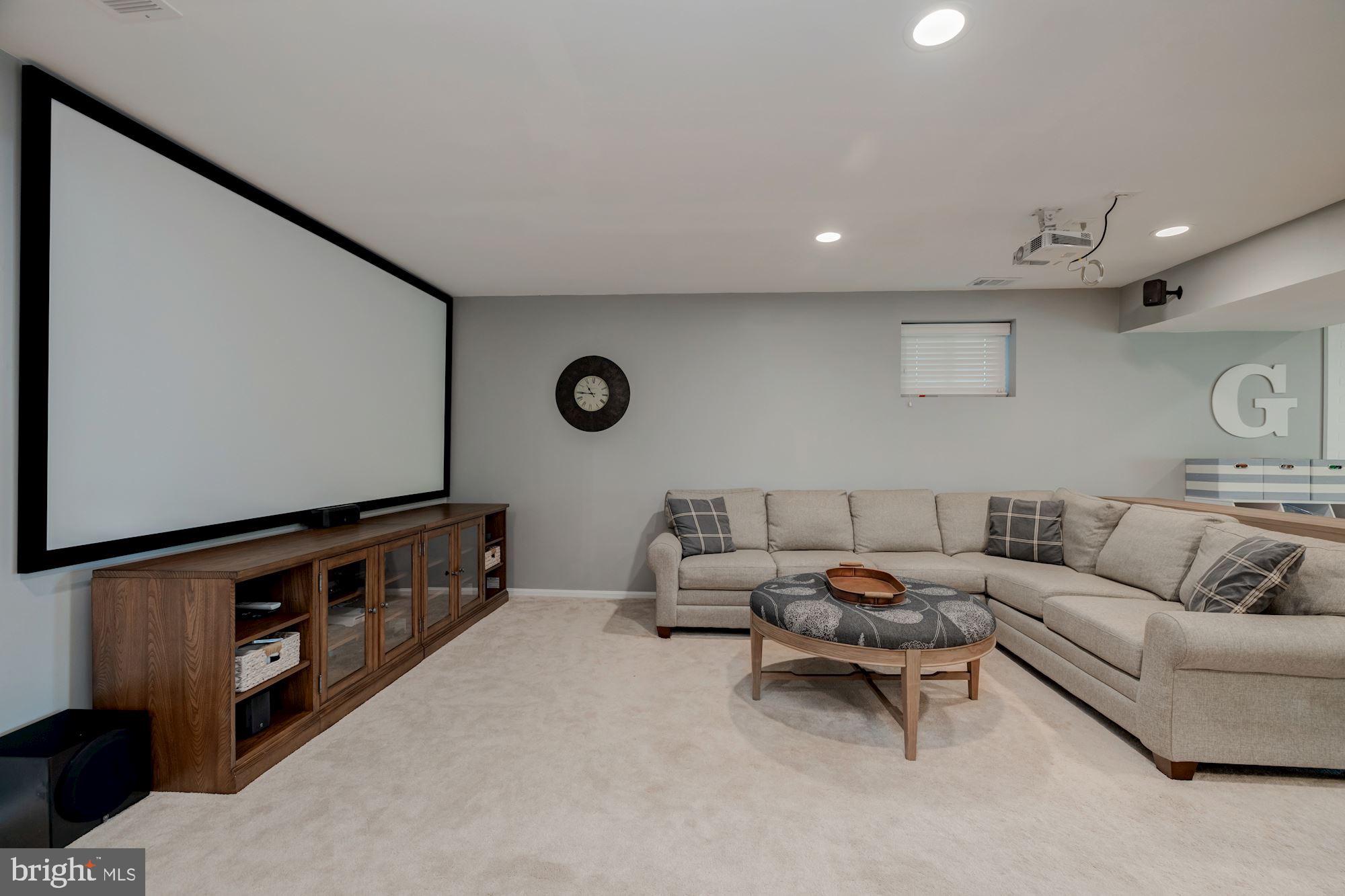 CHAPEL LAKE - Residential