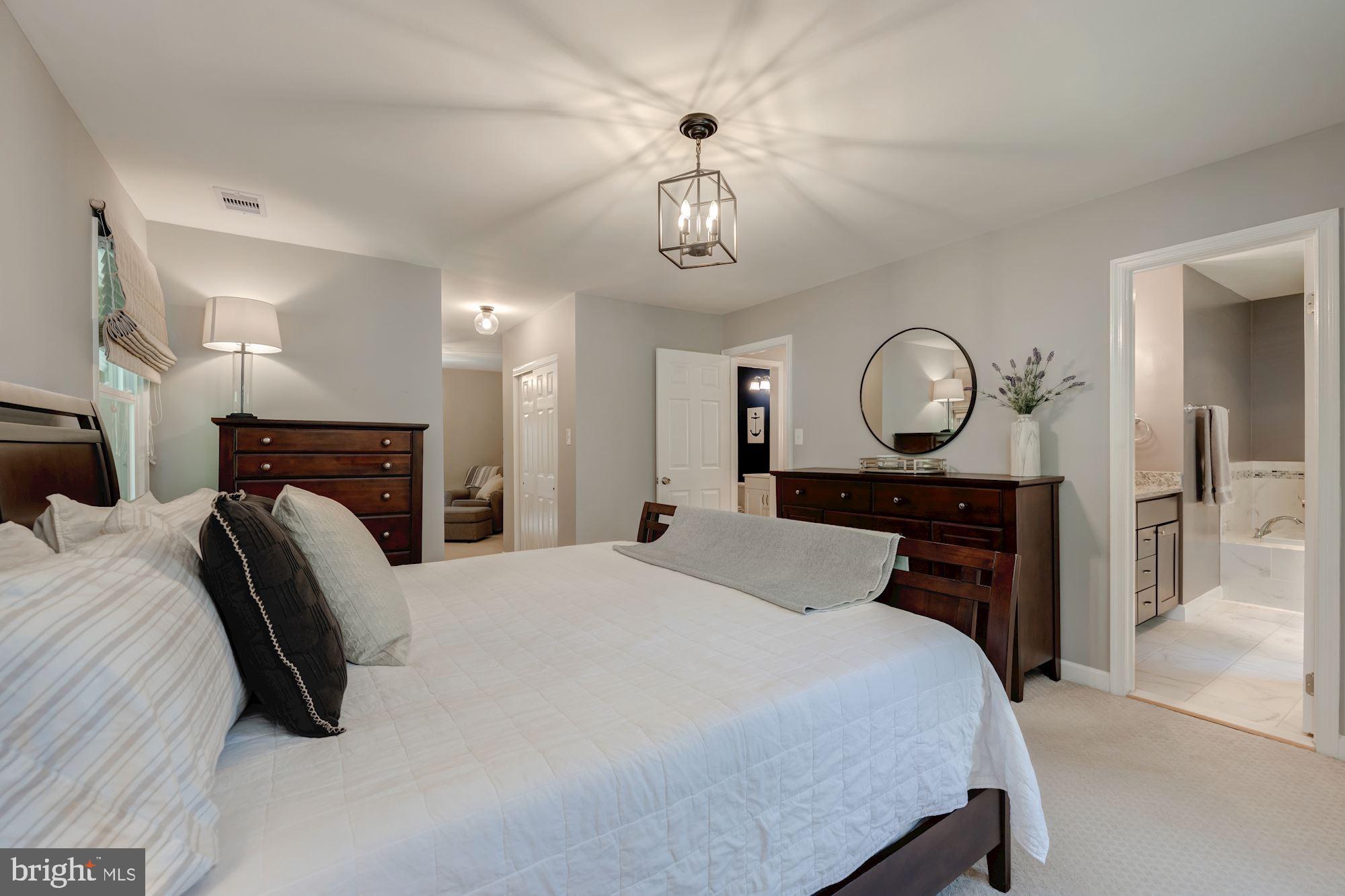 CHAPEL LAKE - Residential