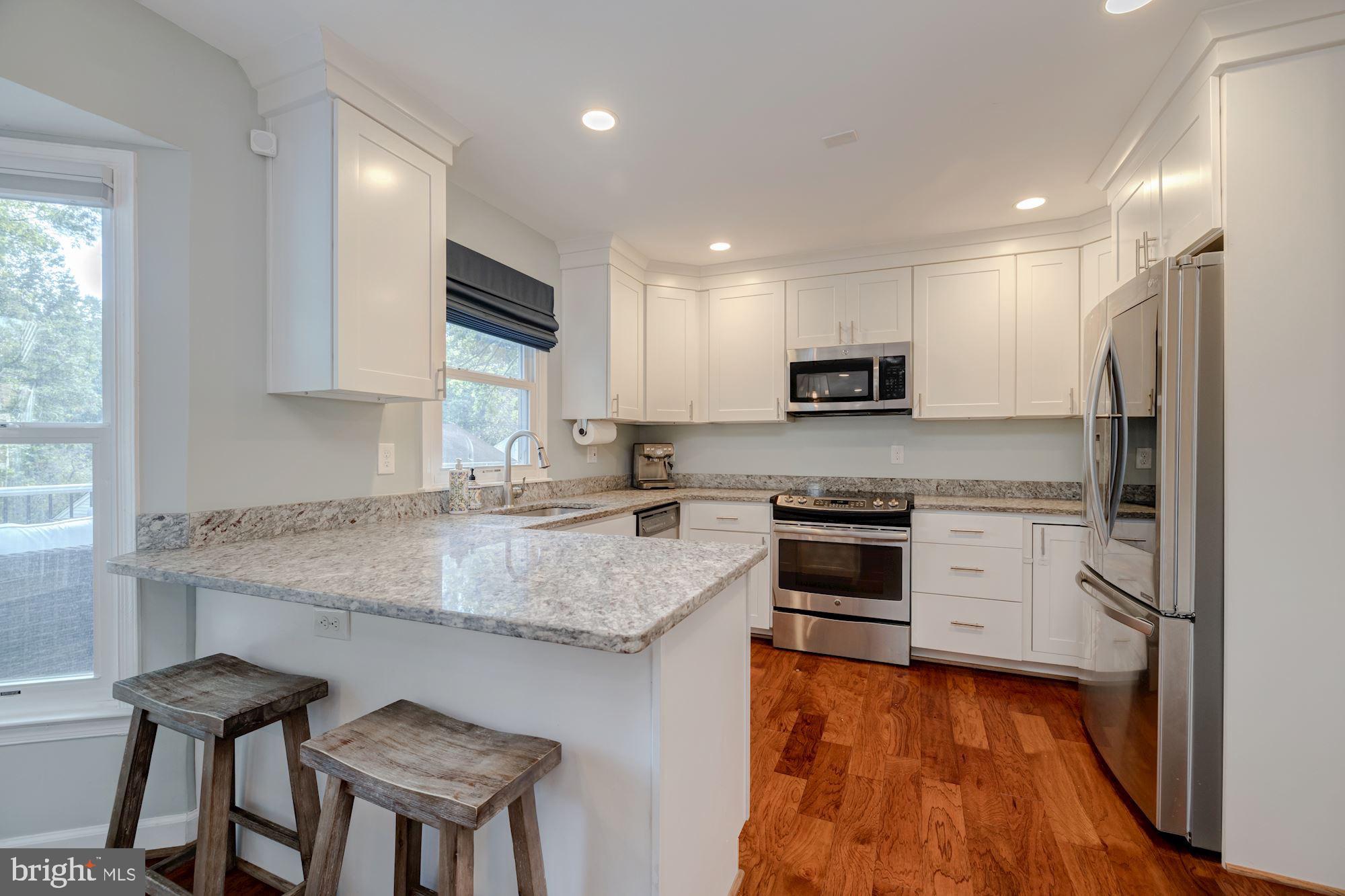 CHAPEL LAKE - Residential