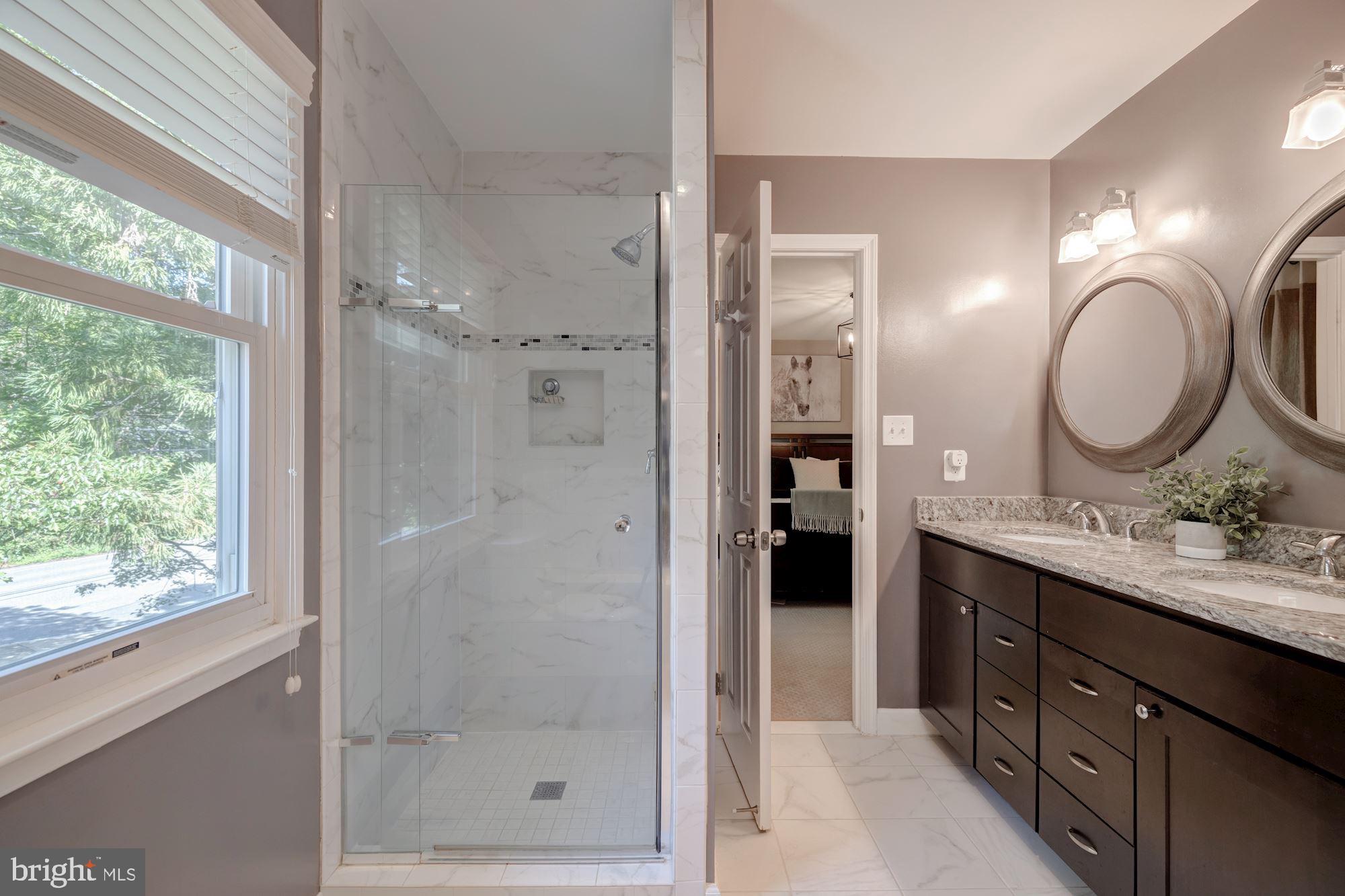 CHAPEL LAKE - Residential