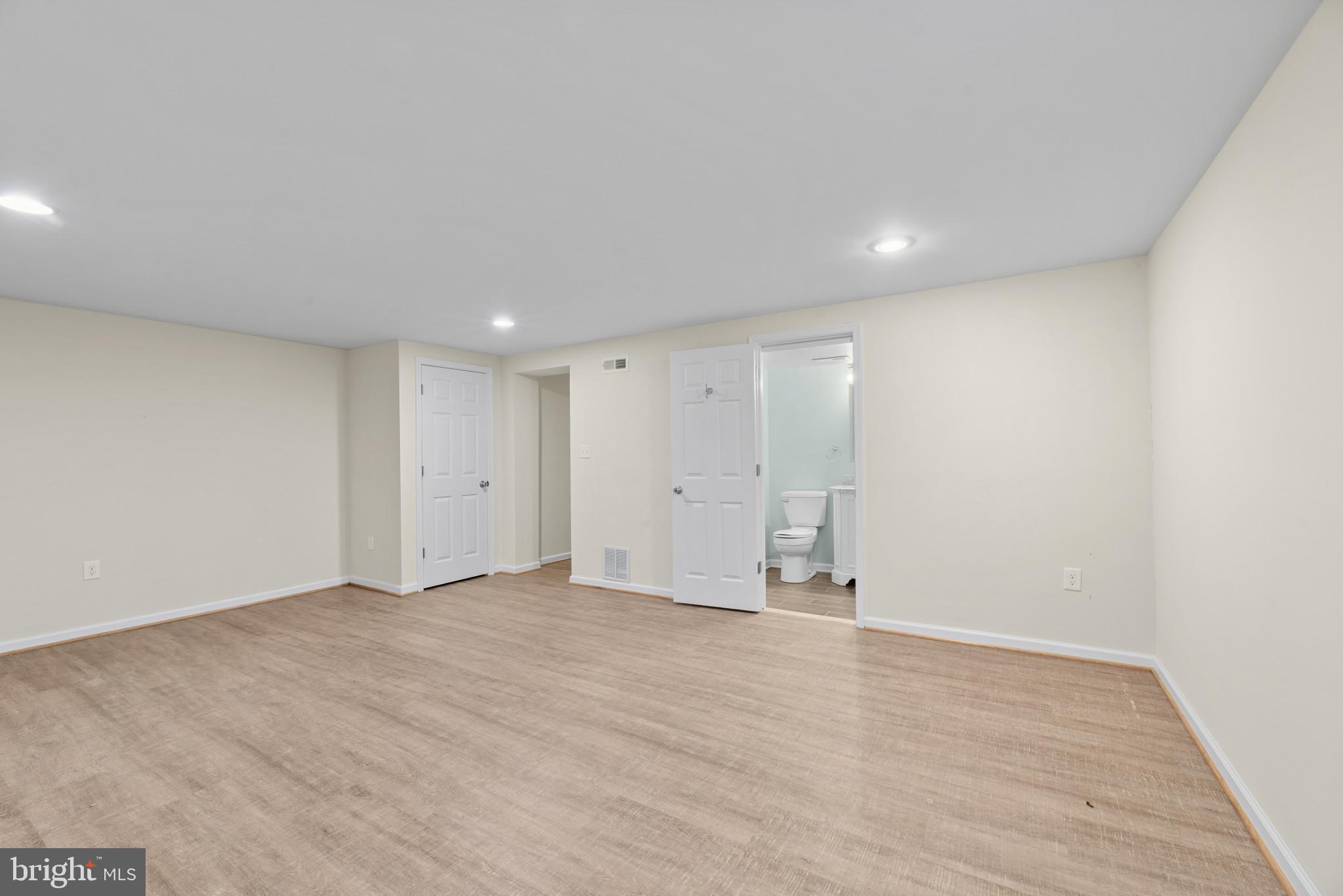 RIVIERA BEACH - Residential
