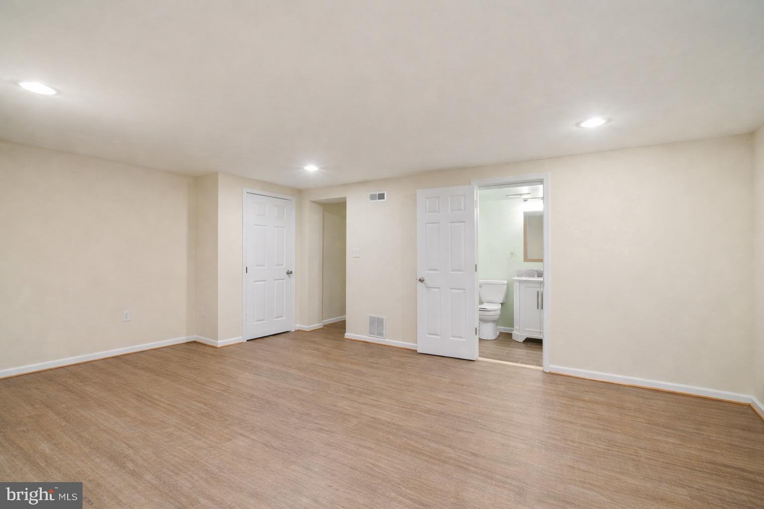 RIVIERA BEACH - Residential