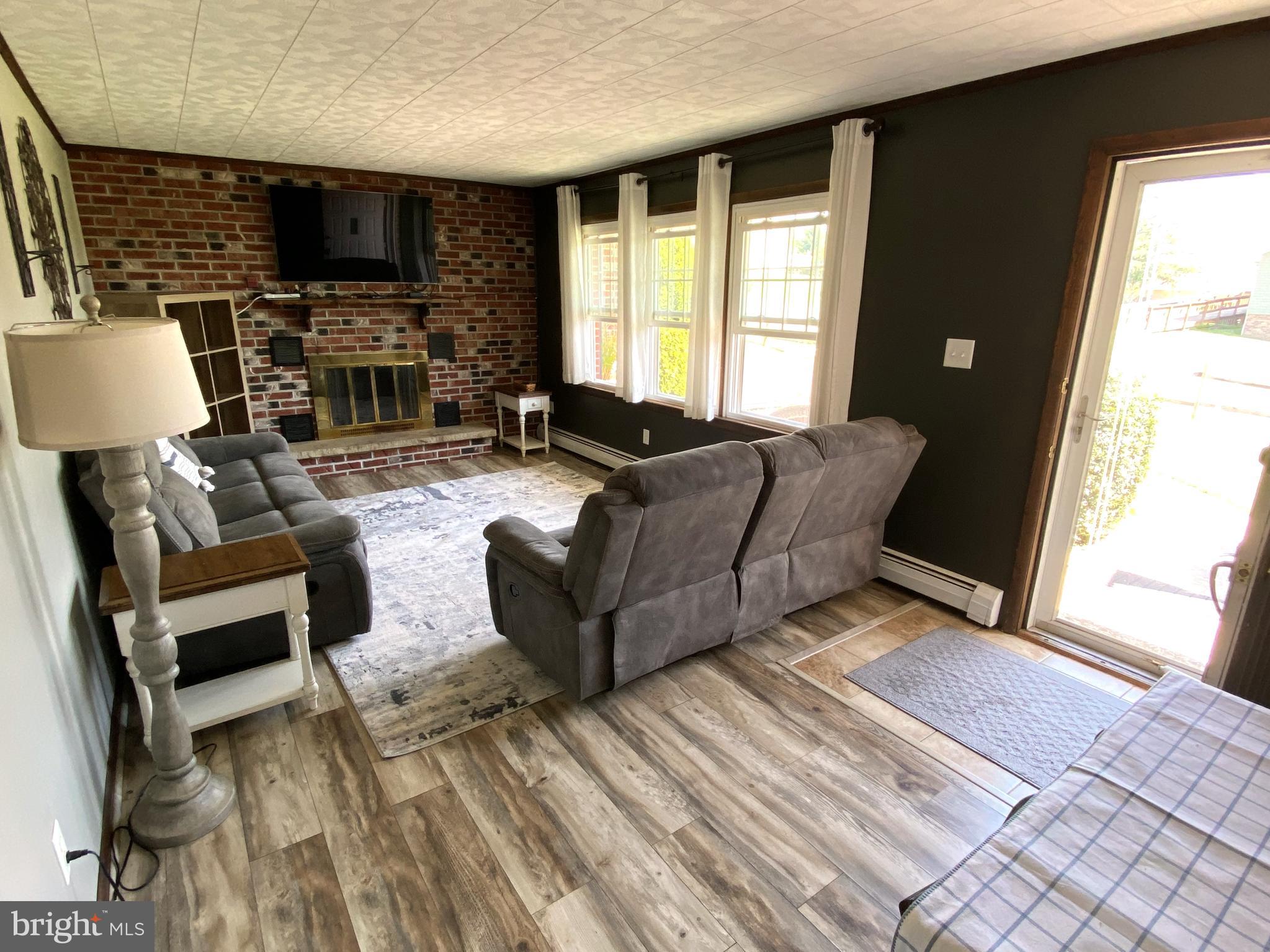 16 GREENBRIAR COURT