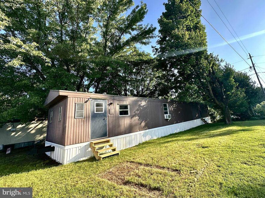 🏡 Remodeled 3 Bed / 1 Bath Mobile Home – Martinsburg, WV

✨ Affordable Living • Clean title in hand!

Located in Pheasant Ridge Park - a quiet and friendly all age community, this beautifully updated 3-bedroom, 1-bath manufactured home is move-in ready and full of charm. Whether you're downsizing, starting fresh, or looking for budget-friendly living with modern finishes — this home delivers comfort and value.

🛠️ Features: ✅ Remodeled inside and out ✅ Fresh paint, new carpet, updated flooring, and stylish finishes ✅ Spacious open-concept living and kitchen area ✅ Updated bathroom with modern fixtures ✅ Ample natural light and cozy bedrooms ✅ Washer/dryer/stove/window AC units ✅ Appliances included

📍 Location: Easy access to shopping, schools, and amenities - only 55 minutes from Northern Virginia & 1.45 hours from Washington DC!

💰 Lot Rent: $450/month (only includes lot) Must be park-approved before purchase Background check required by the park Water/sewer/power/trash billed individually
