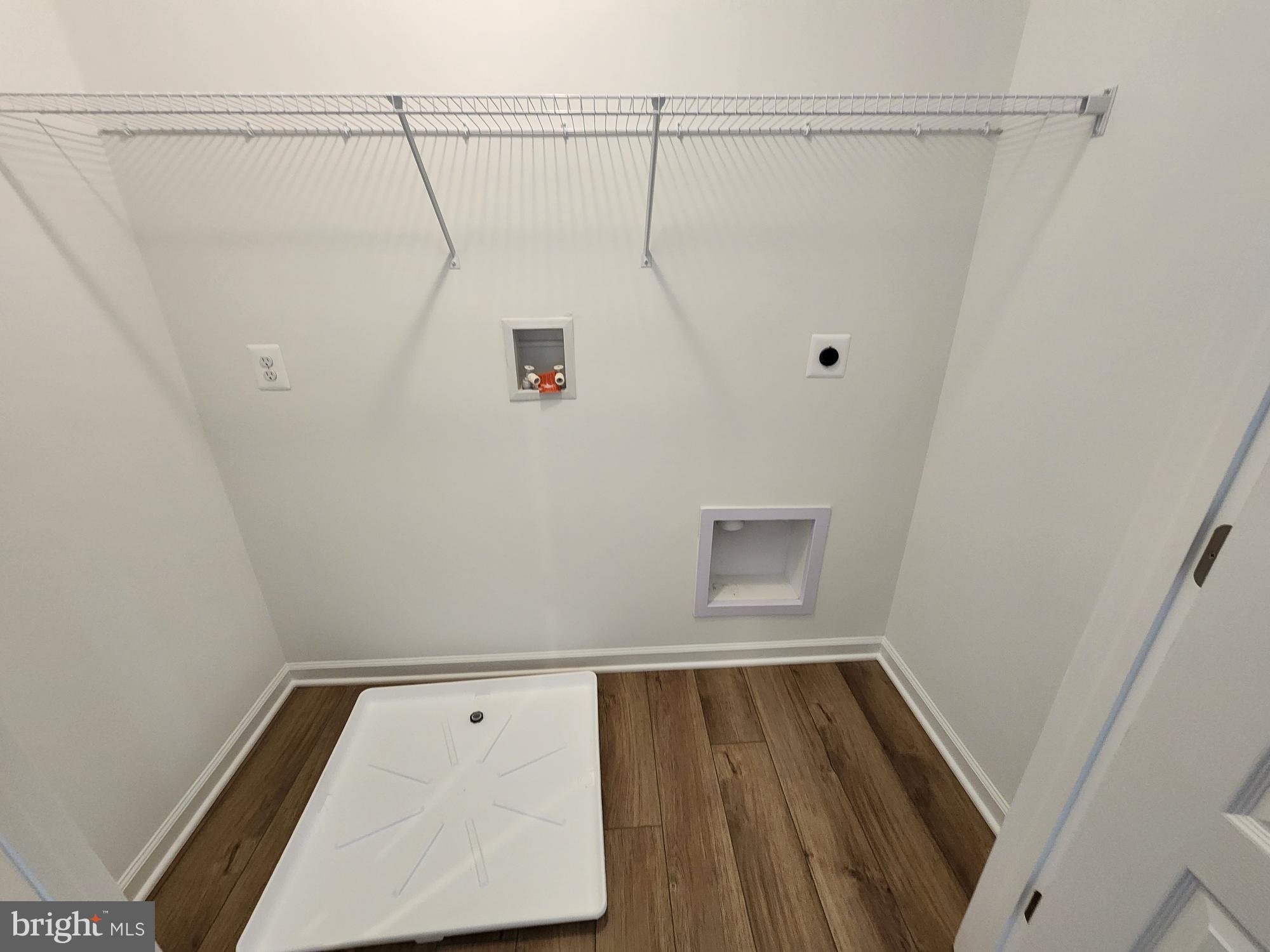 MARTINSBURG STATION - Residential Lease