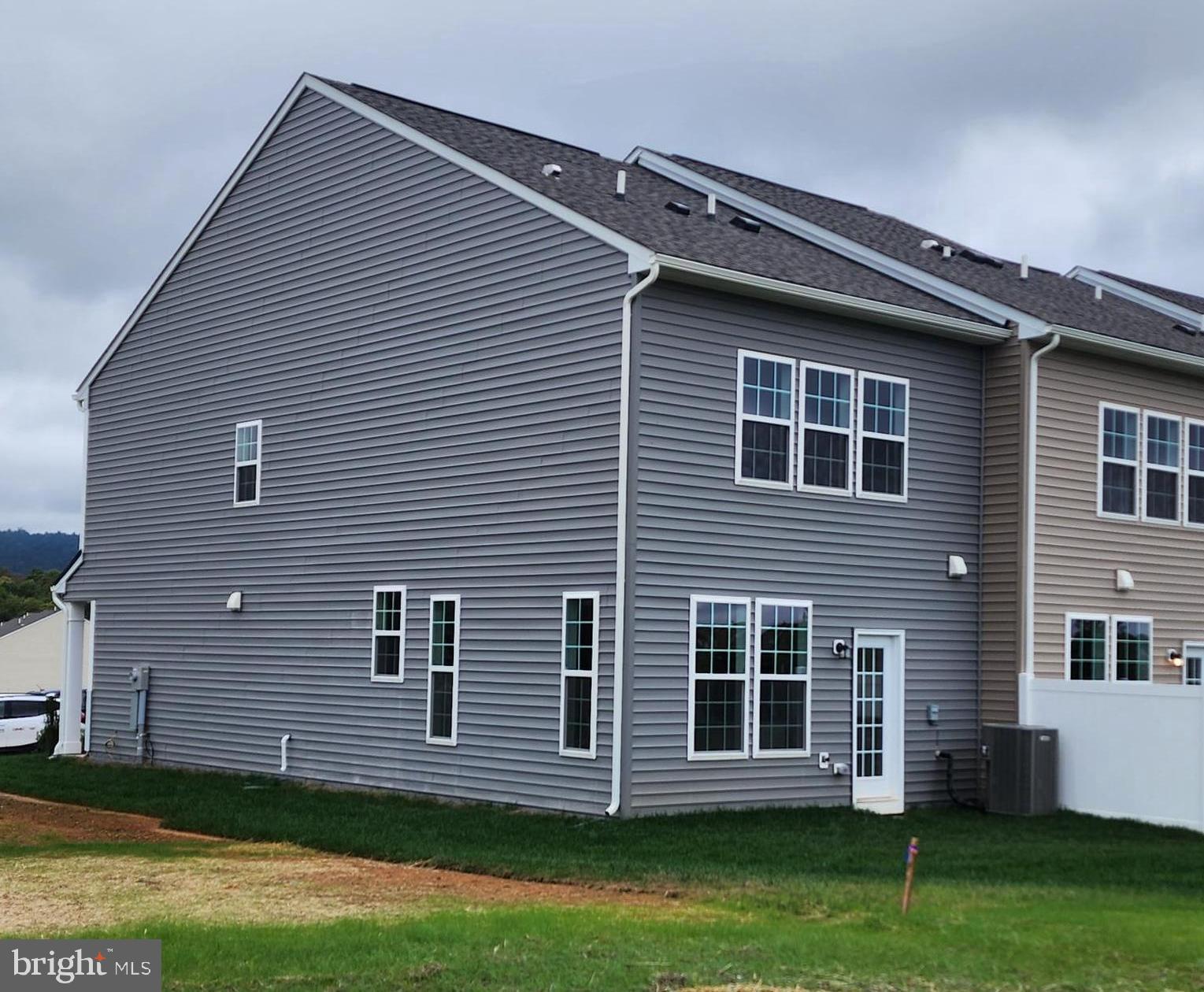 MARTINSBURG STATION - Residential Lease